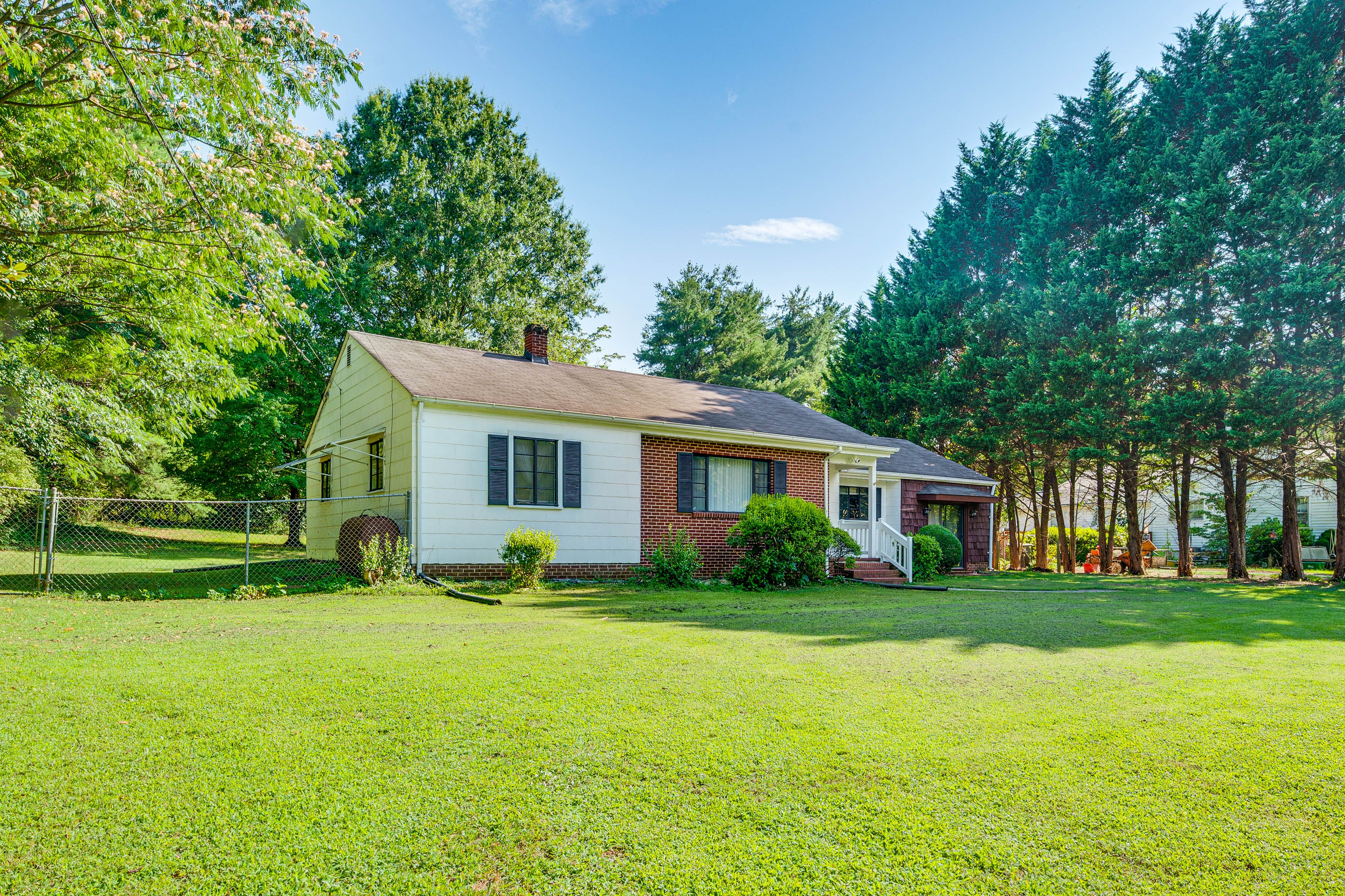 Exterior | Driveway (2 Vehicles) | RV