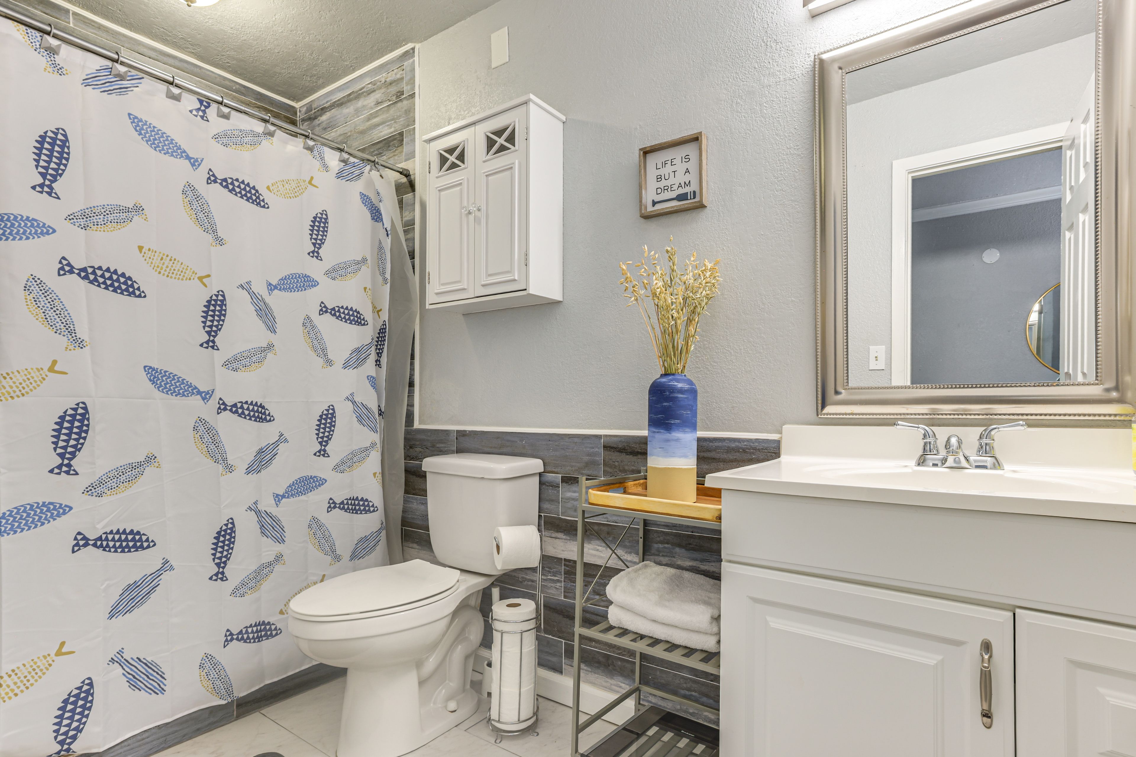 Bathroom | Lower Floor