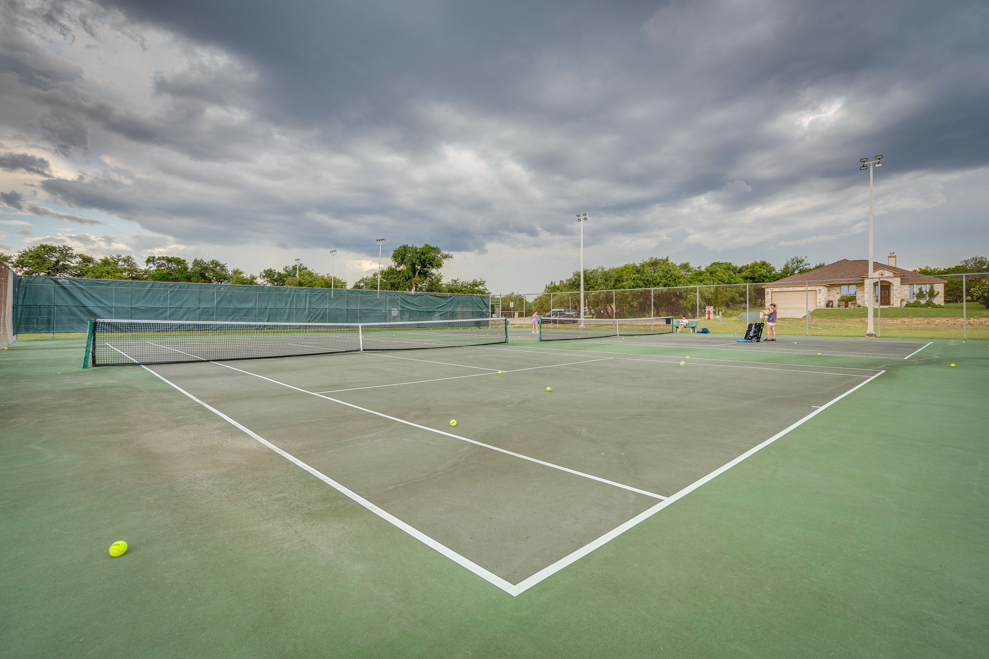 Community Amenities | 2 Tennis Courts | 6 Pickleball Courts