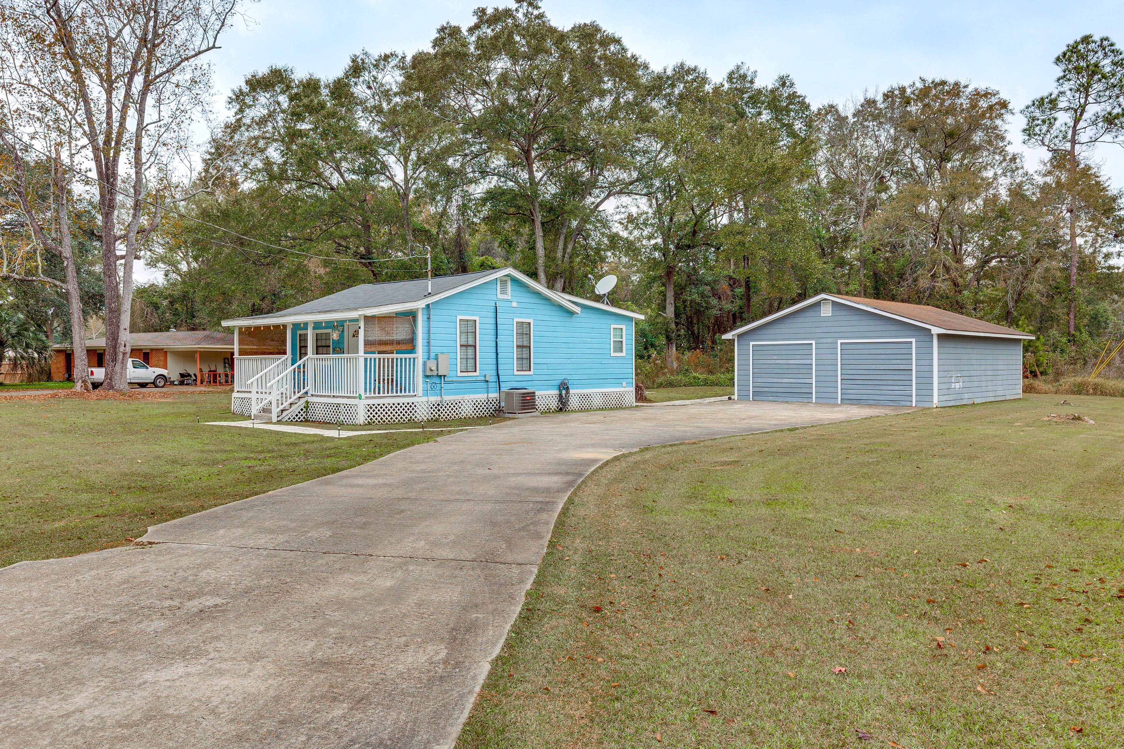 Parking | Driveway (4 Vehicles)