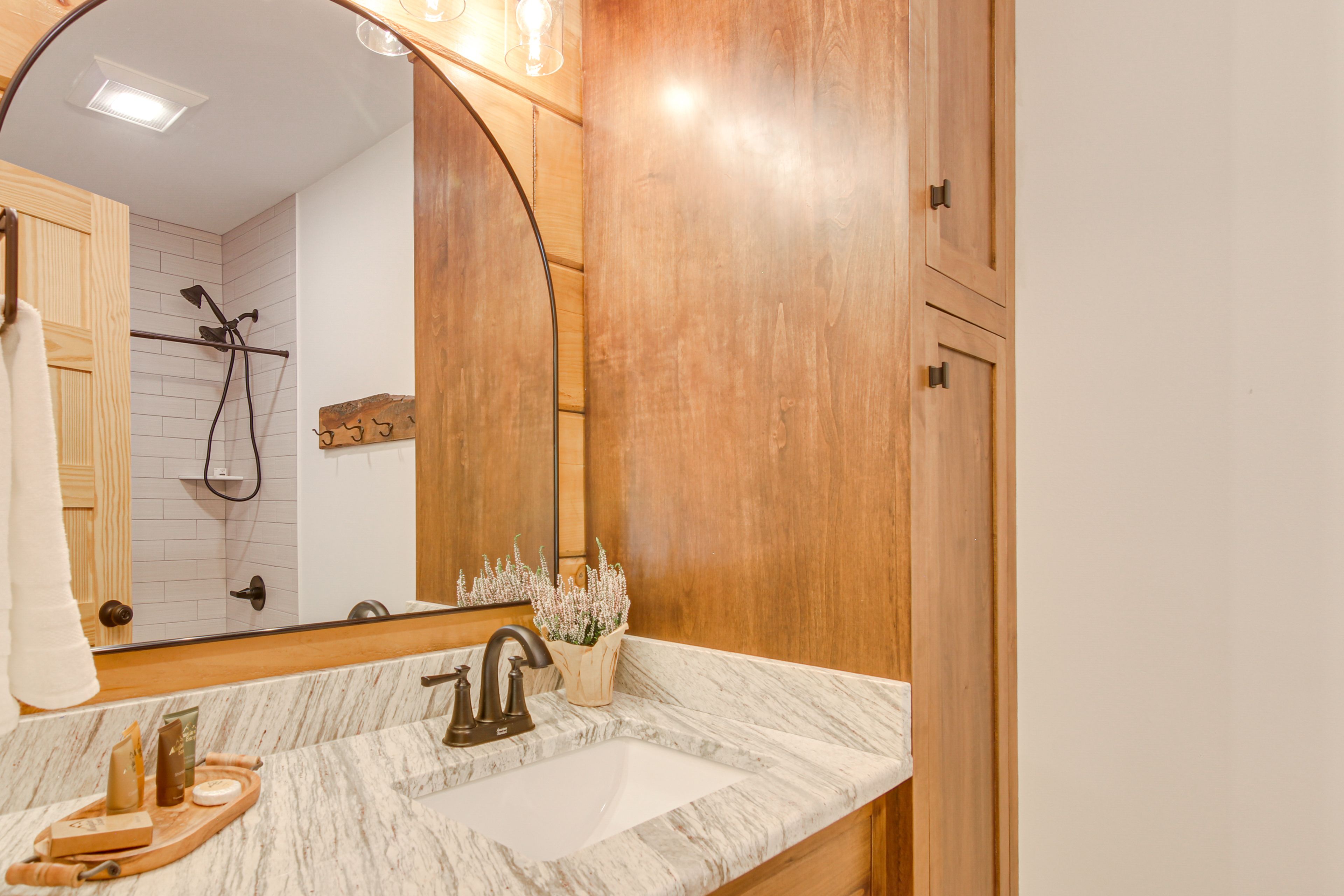 Full Bathroom | 1st Floor