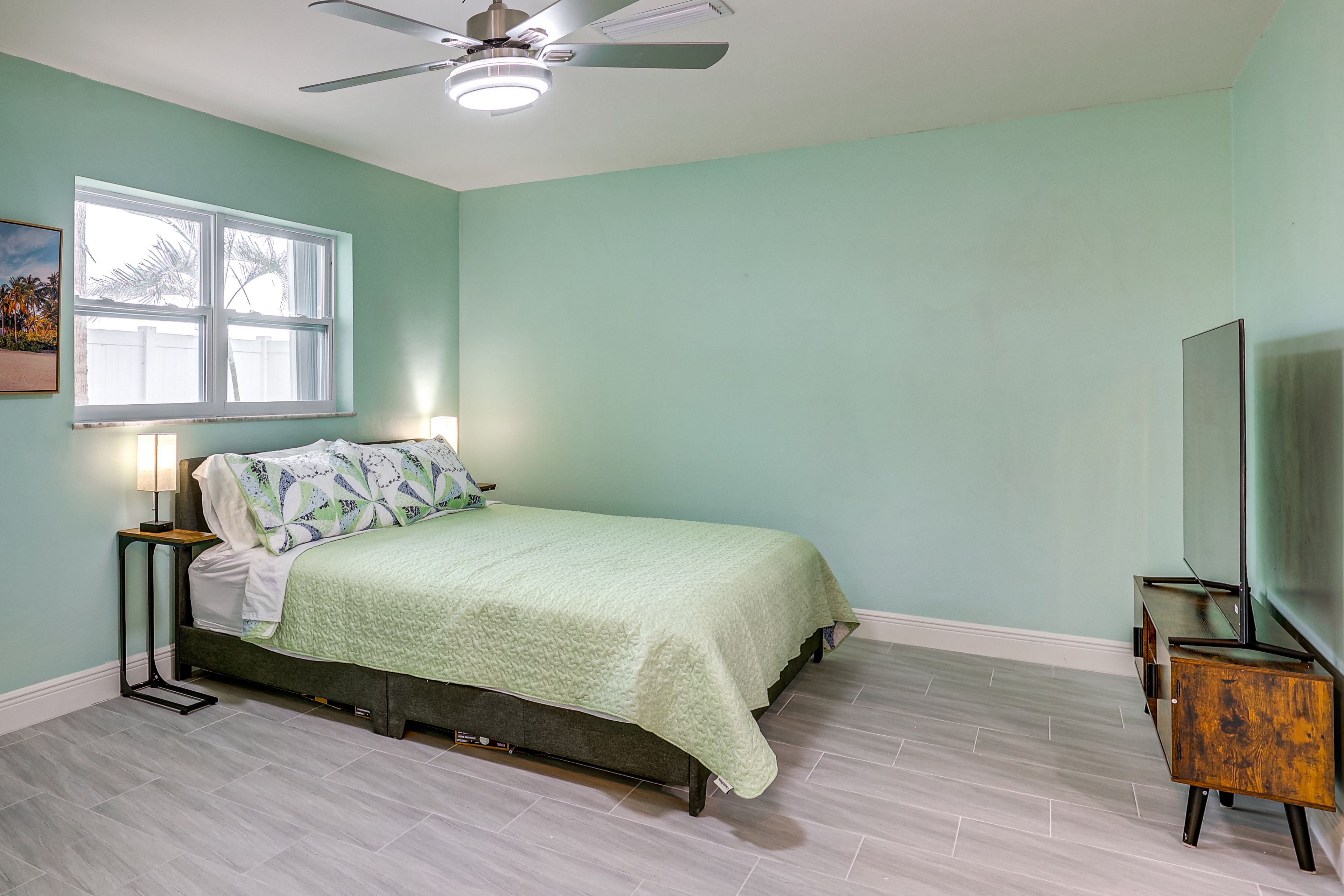 Bedroom 4 | King Bed