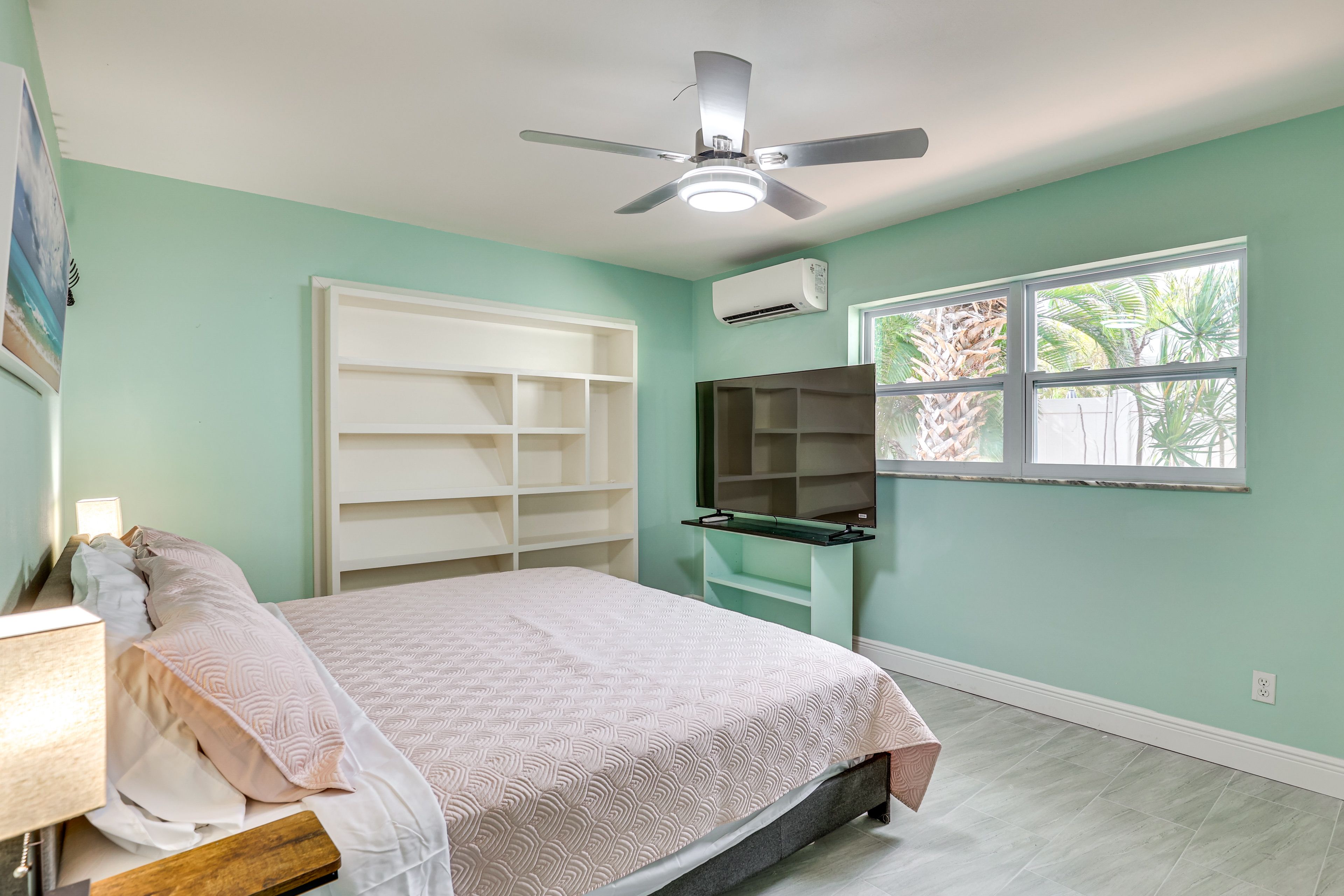 Bedroom 1 | King Bed | Linens Provided