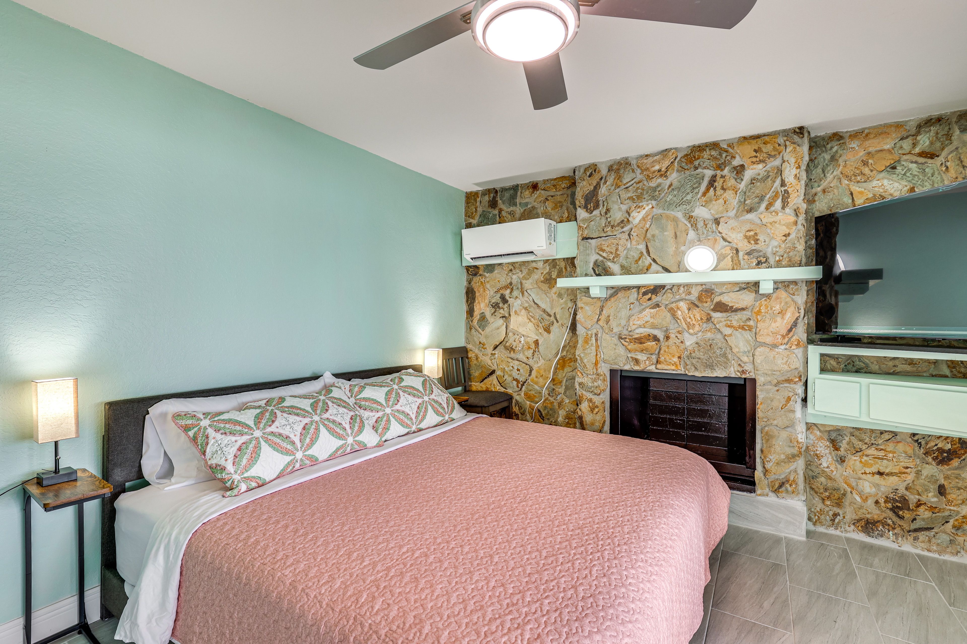 Bedroom 2 | King Bed