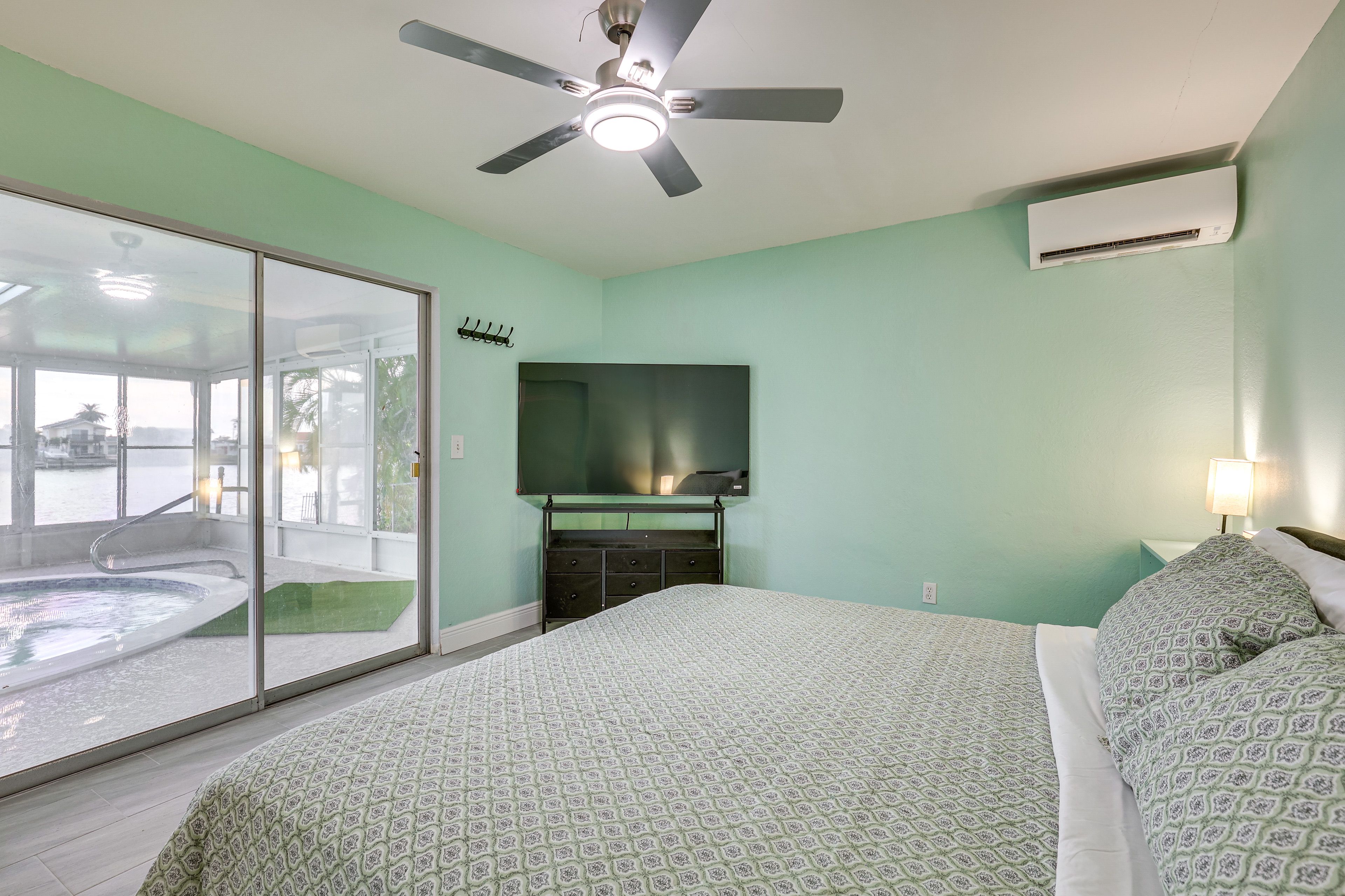 Bedroom 3 | King Bed
