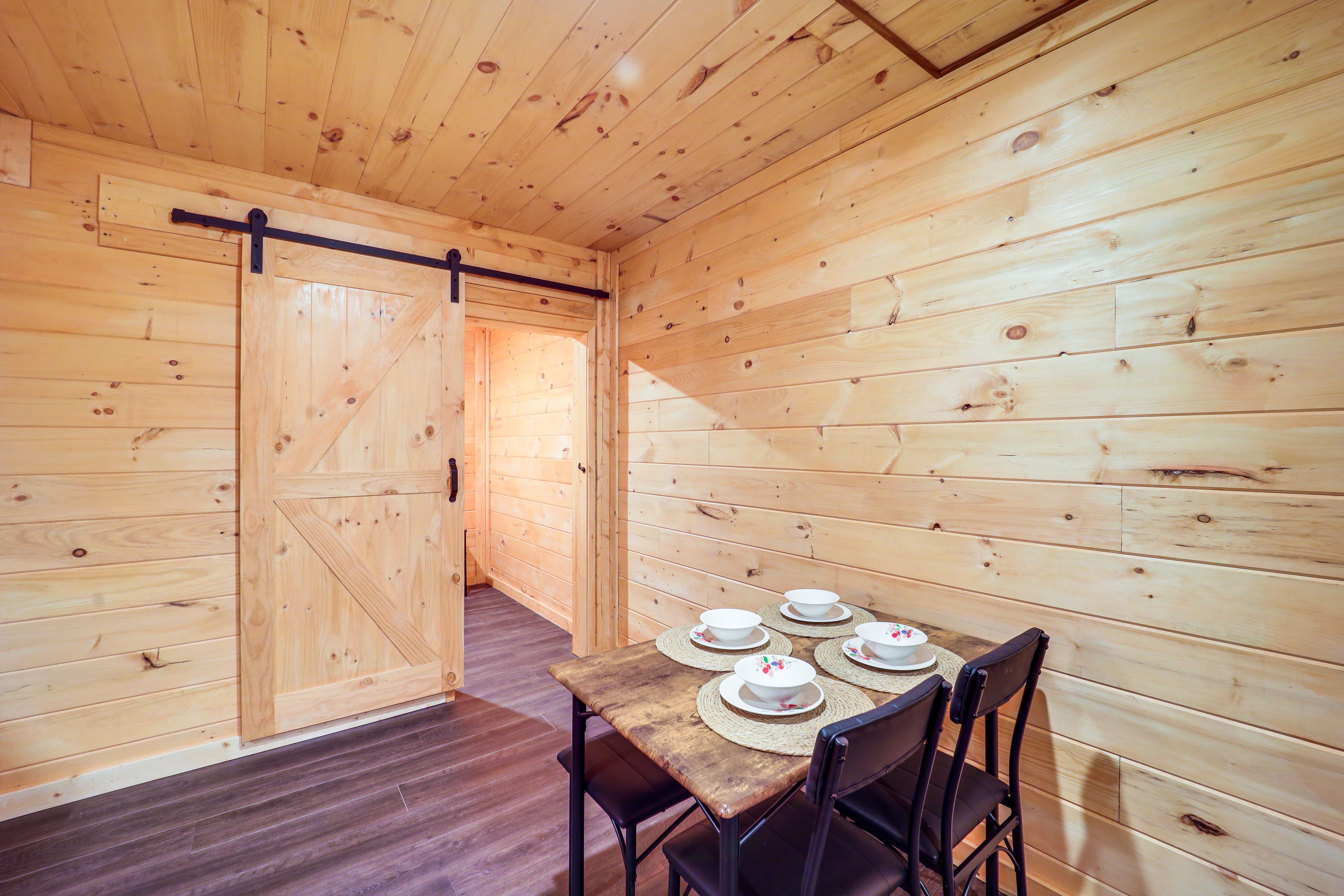 Dining Area | Dishware/Flatware