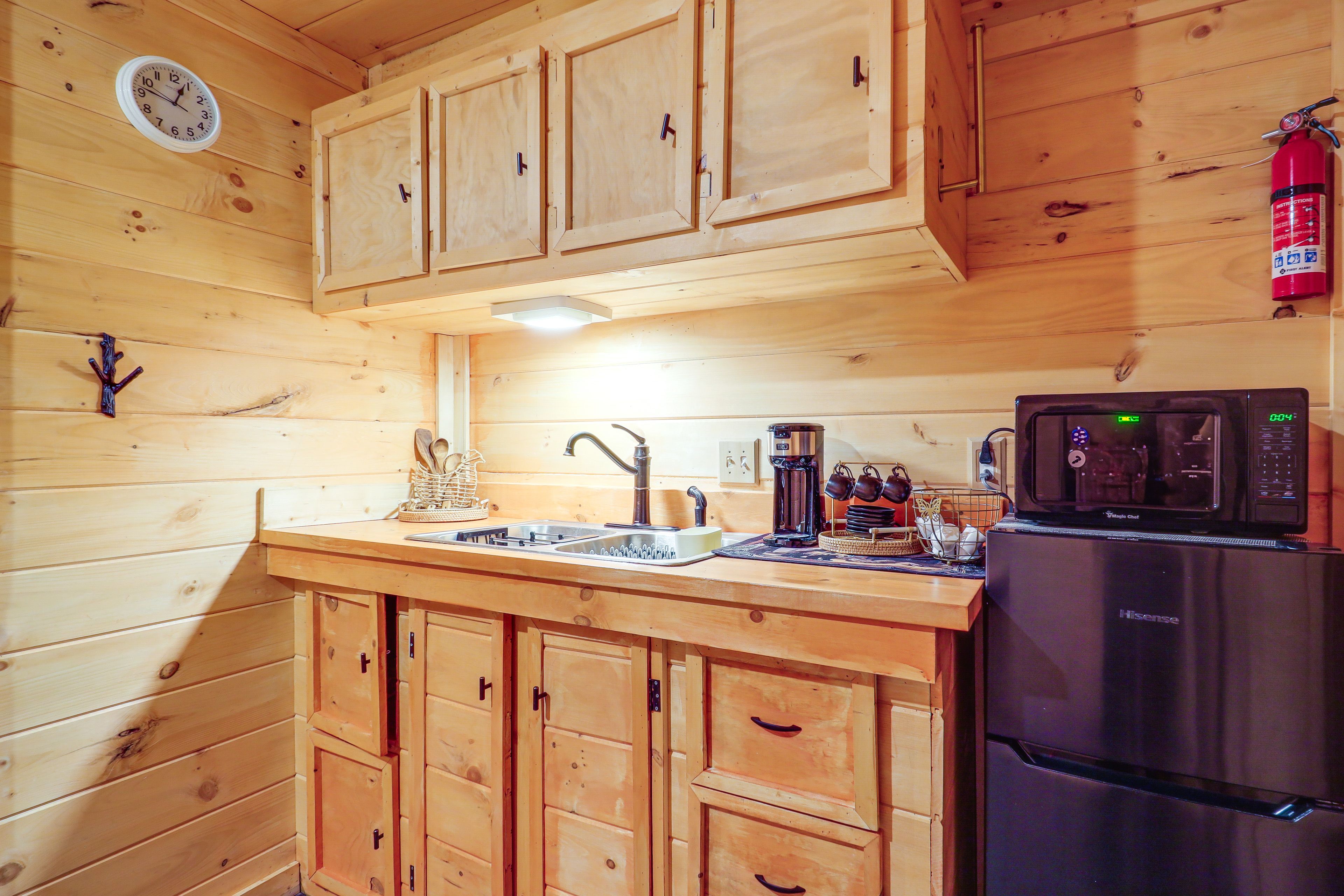 Property Interior | Central A/C & Heating | Free WiFi