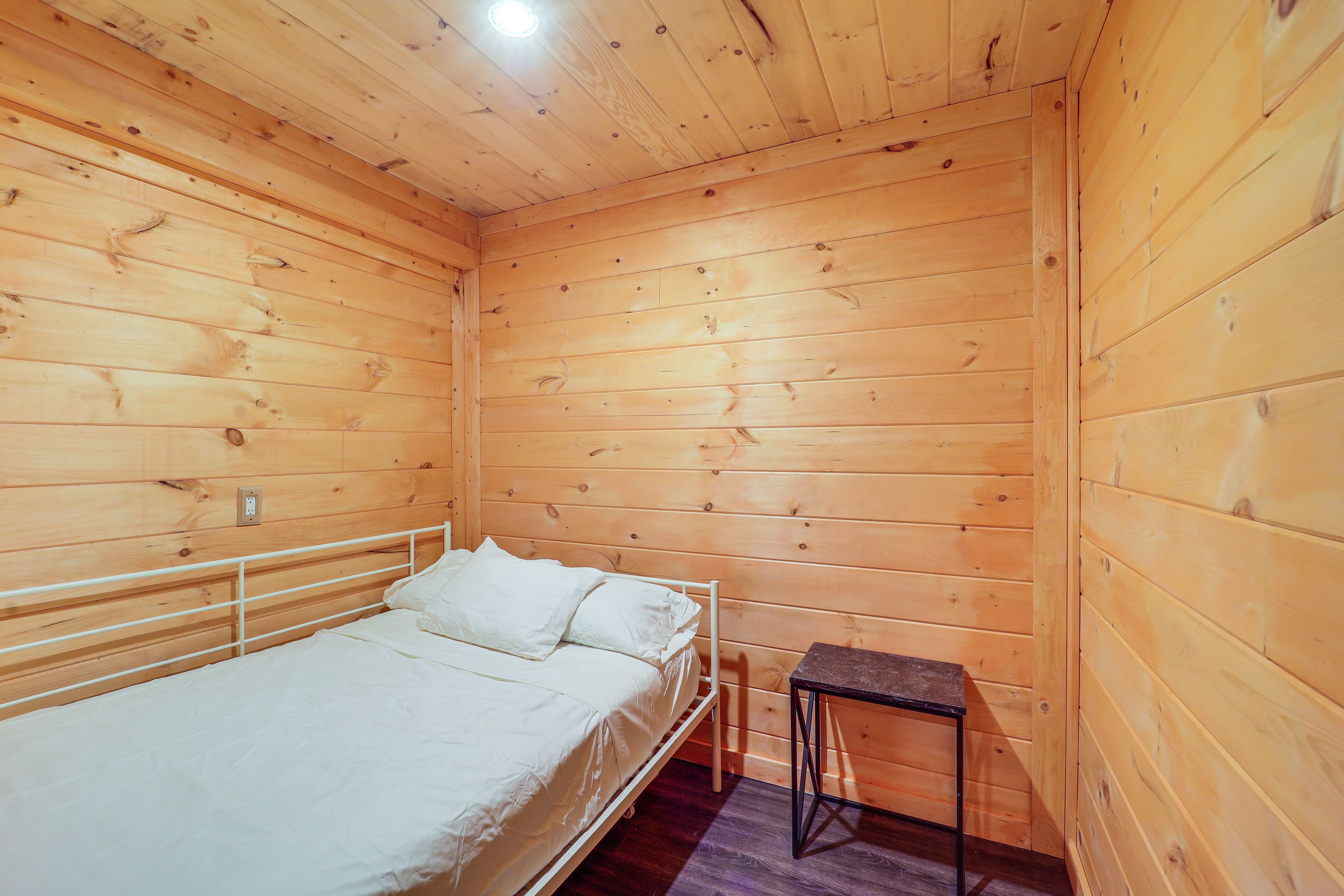 Sleeping Nook | Full Bed w/ Twin Trundle