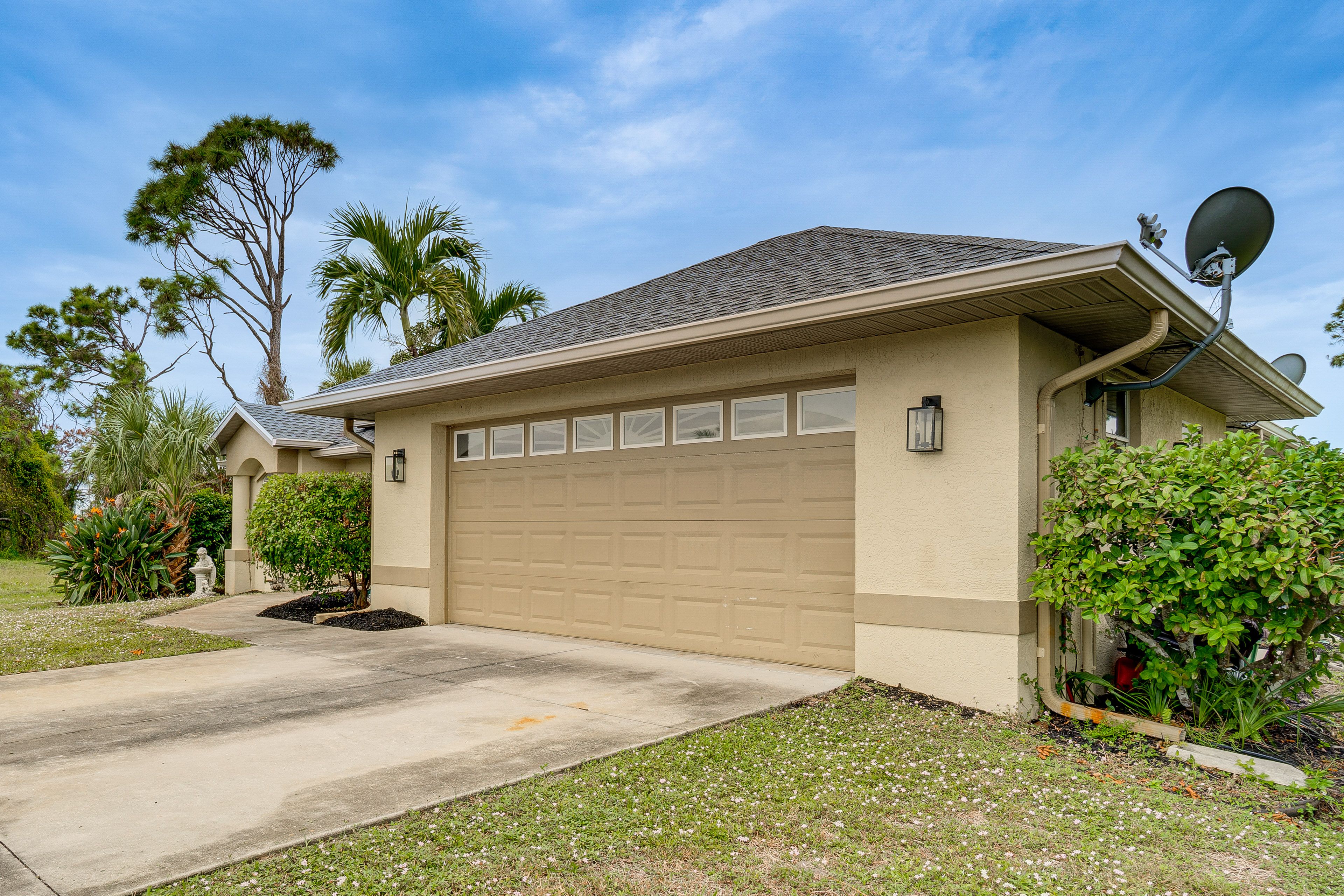 Parking | Driveway (4 Vehicles)