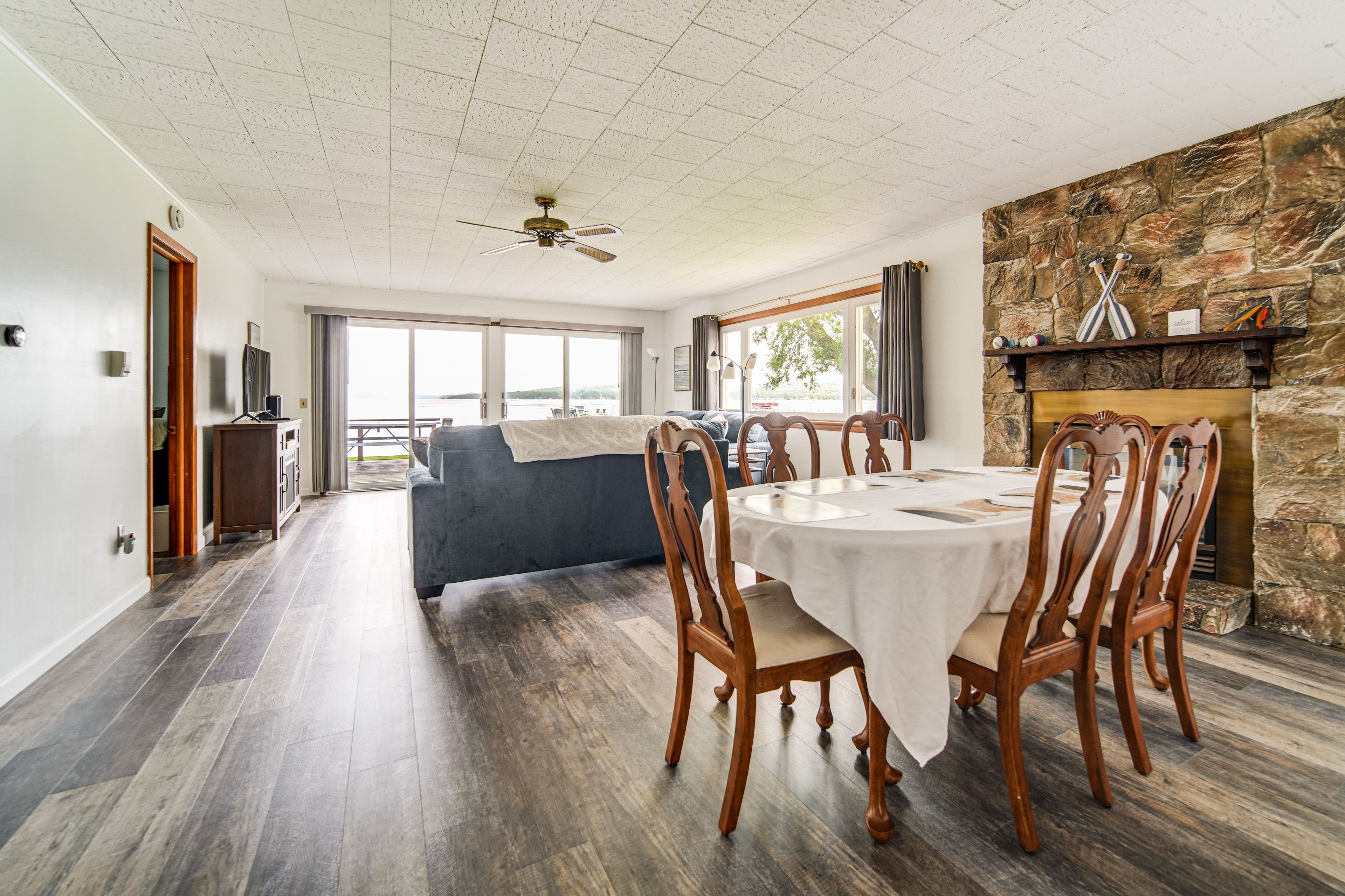 Dining Area | Dishes & Flatware Provided | Fireplace