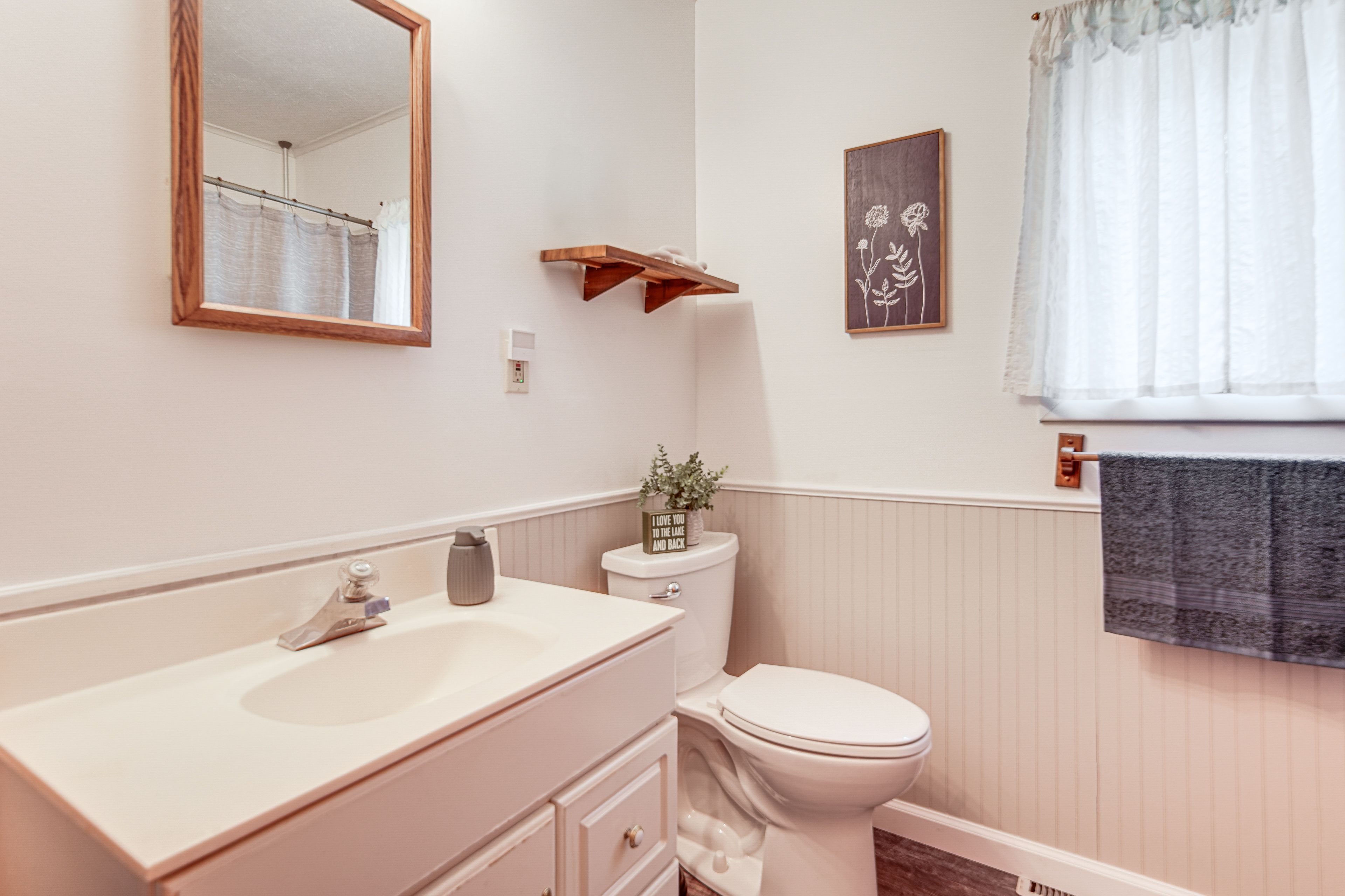 Full Bathroom | Towels & Linens Provided
