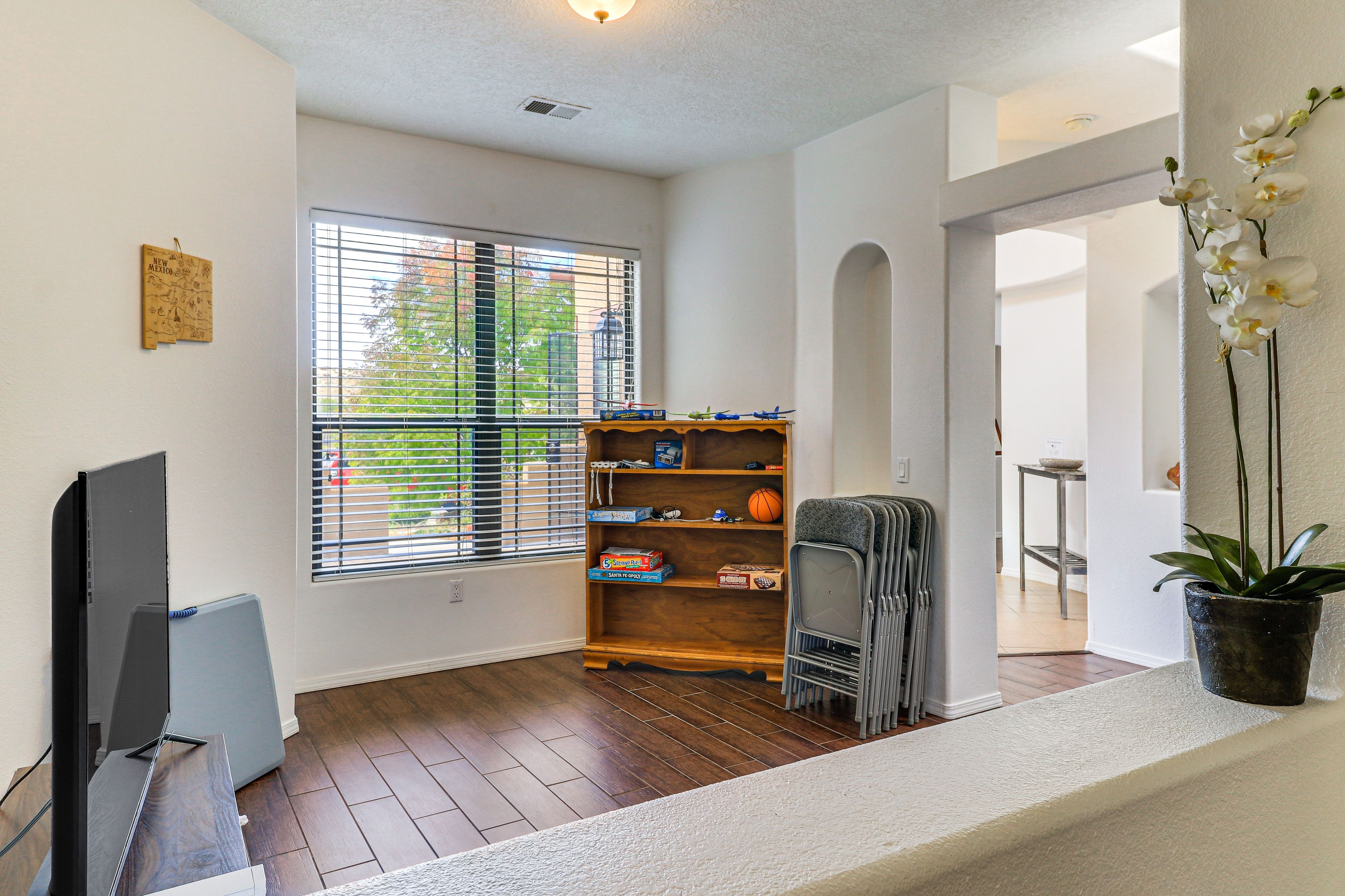 Den | Smart TV | Board Games