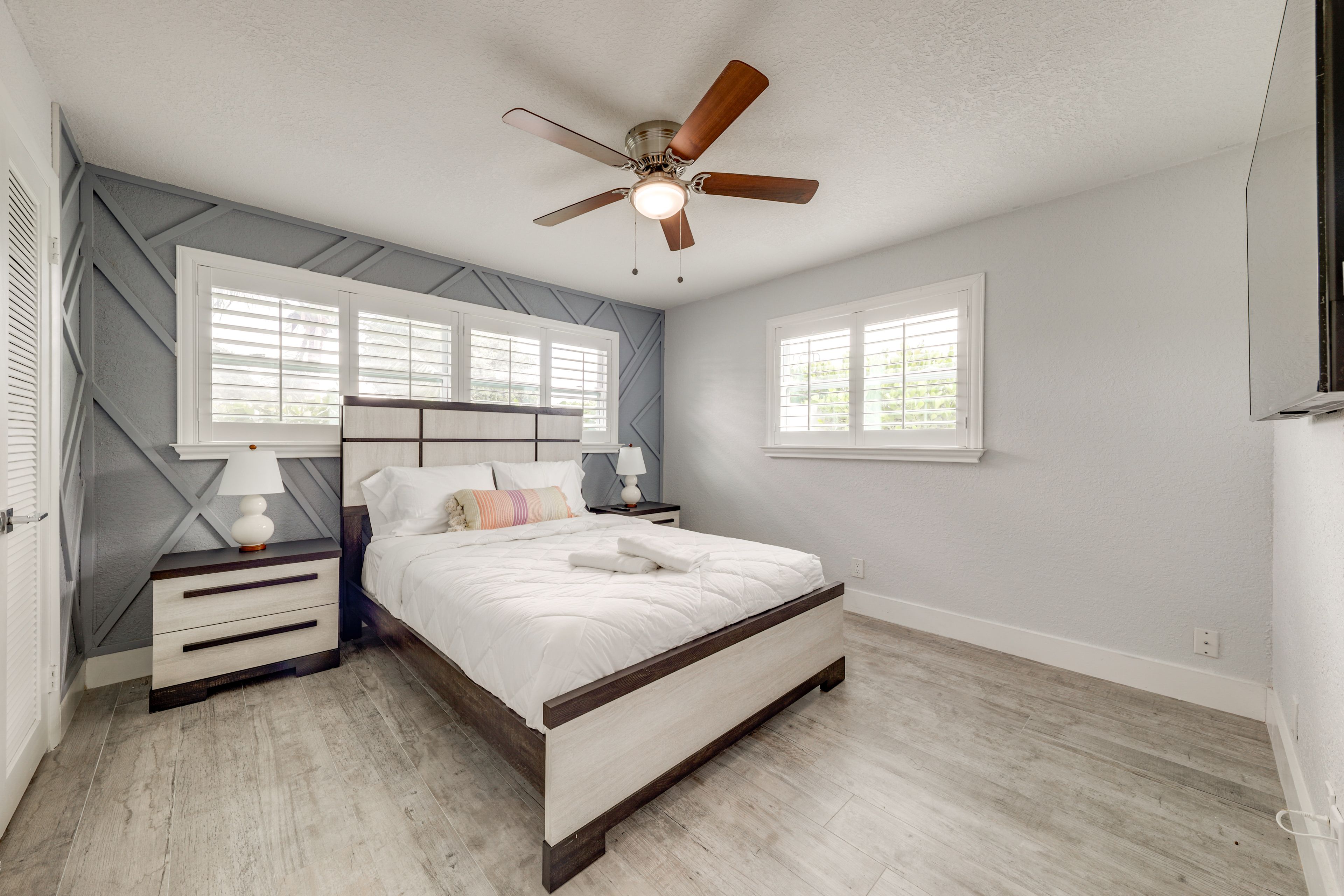 Bedroom 2 | Queen Bed