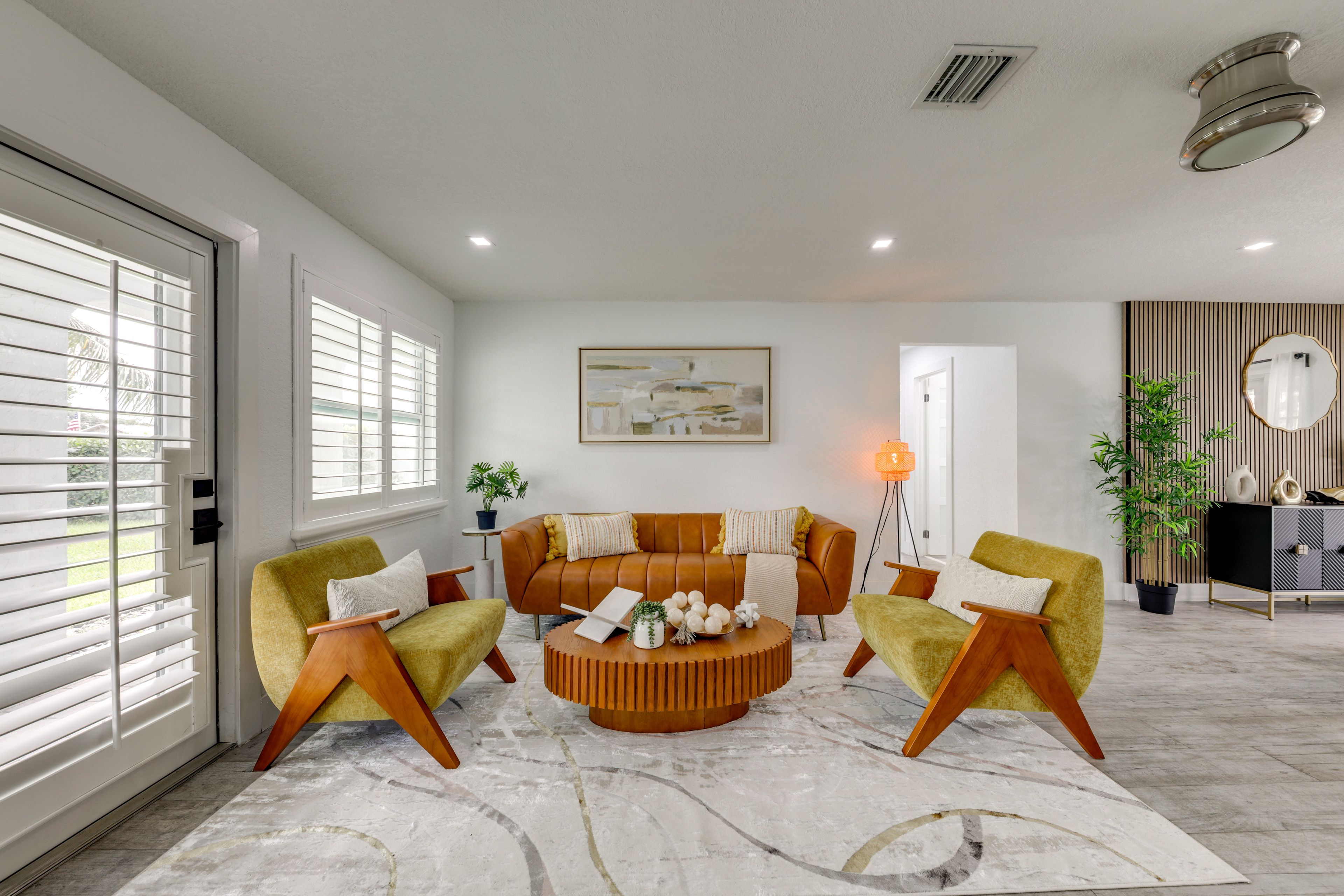 Living Room | Free WiFi | Smart TV | Central A/C