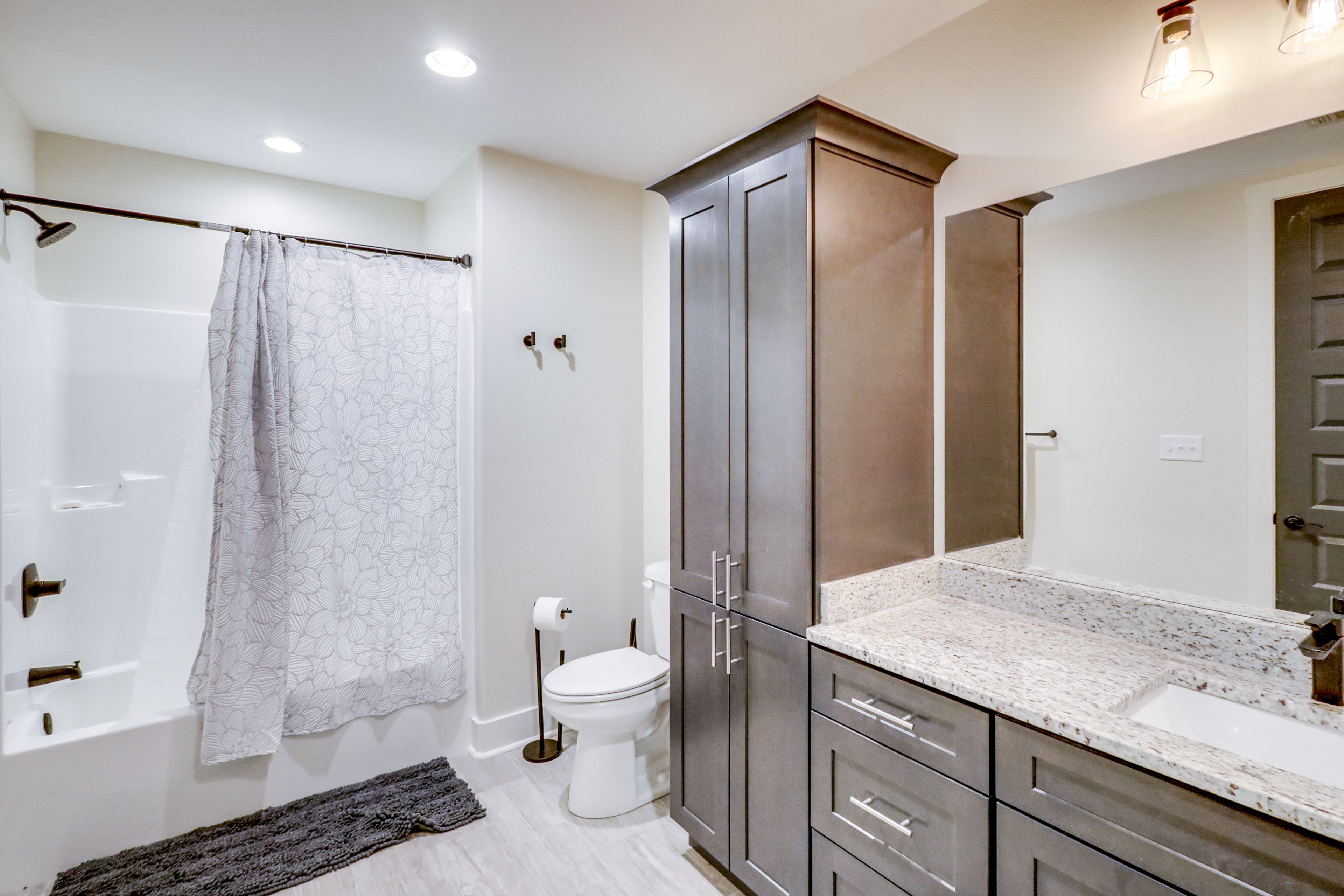 Full Bathroom | 1st Floor