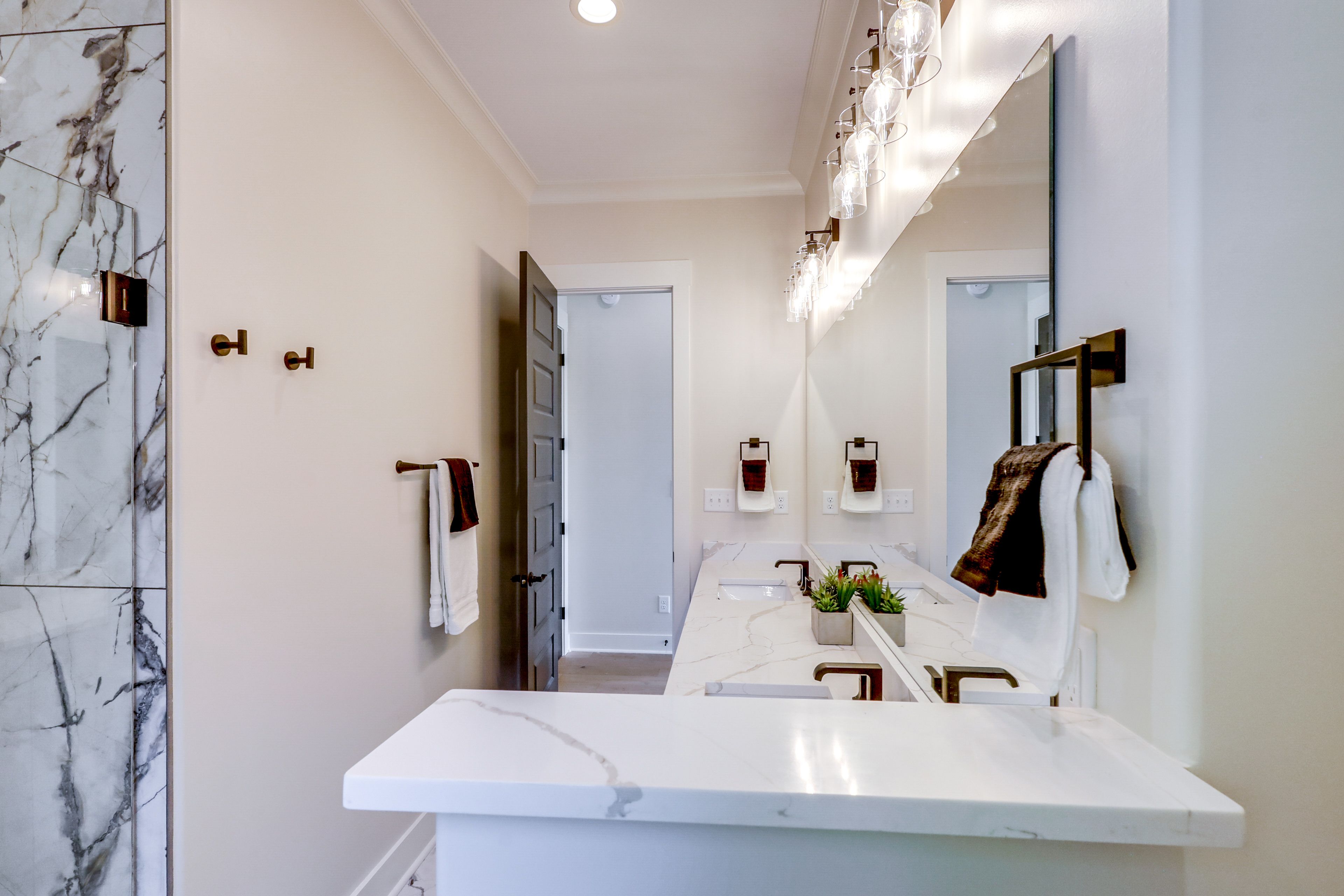 En-Suite Bathroom | 2nd Floor | Towels Provided