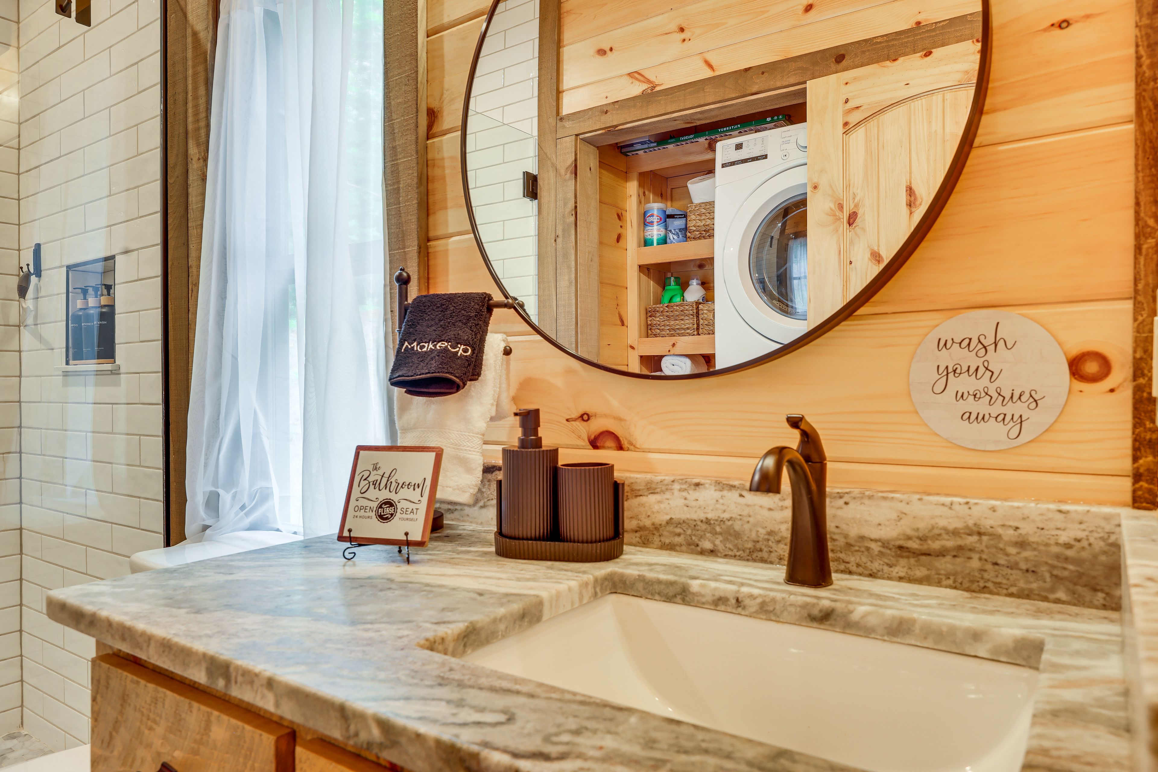 Full Bathroom | 1st Floor | Washer/Dryer