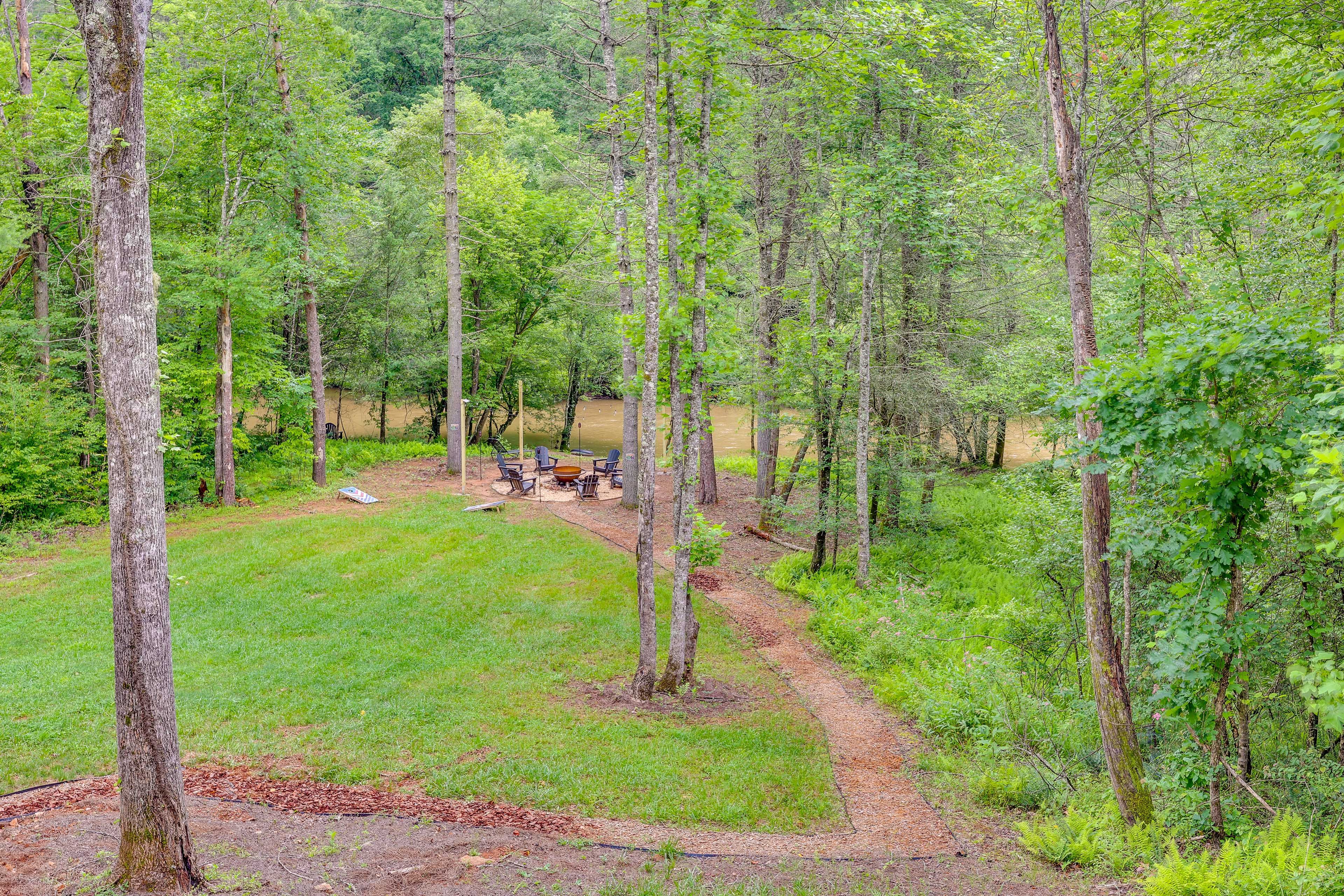 Spacious Yard | Wood-Burning Fire Pit | Cornhole | Fightingtown Creek Access