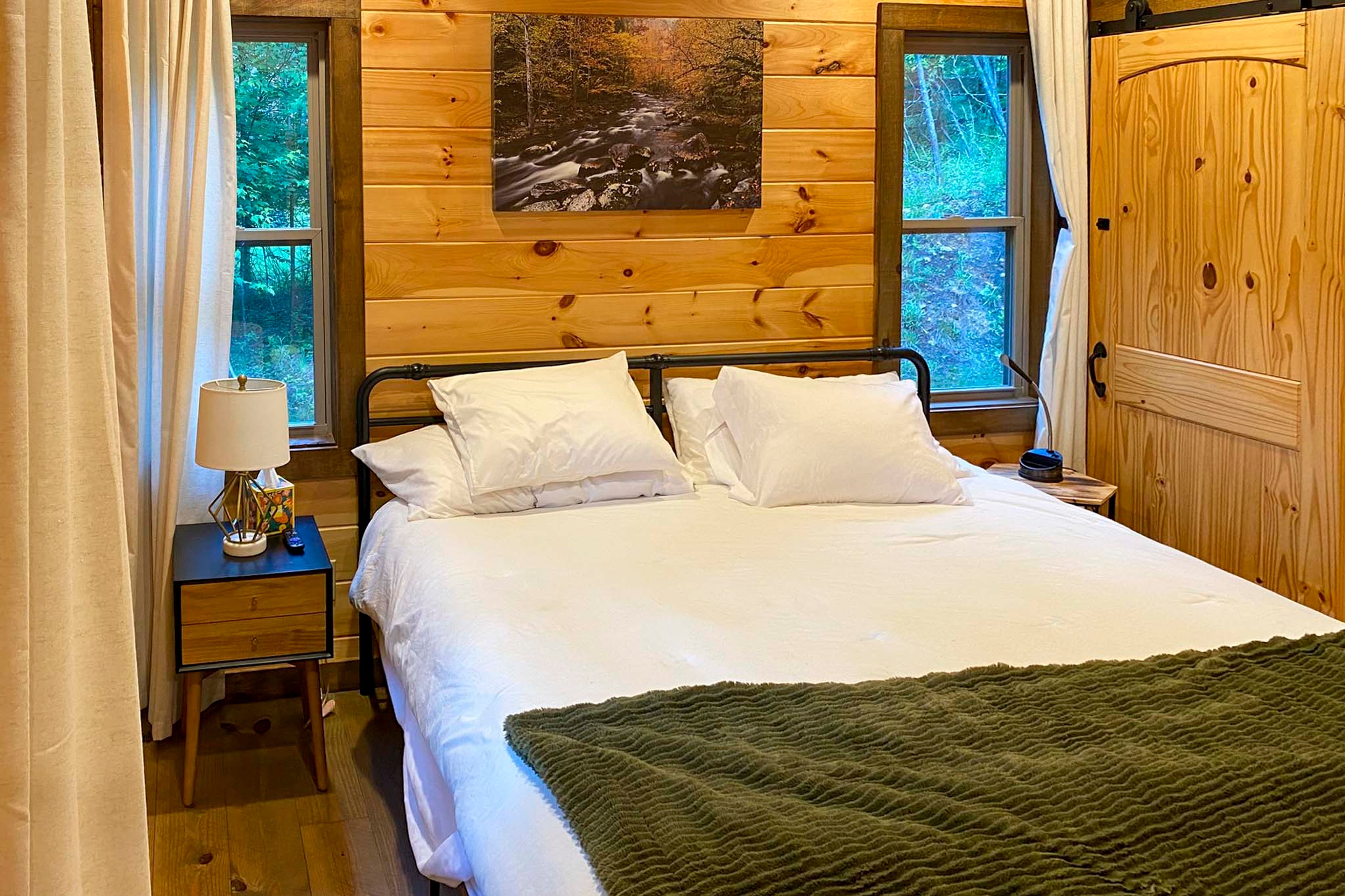 Bedroom 2 | 1st Floor | King Bed | Linens Provided | Smart TV