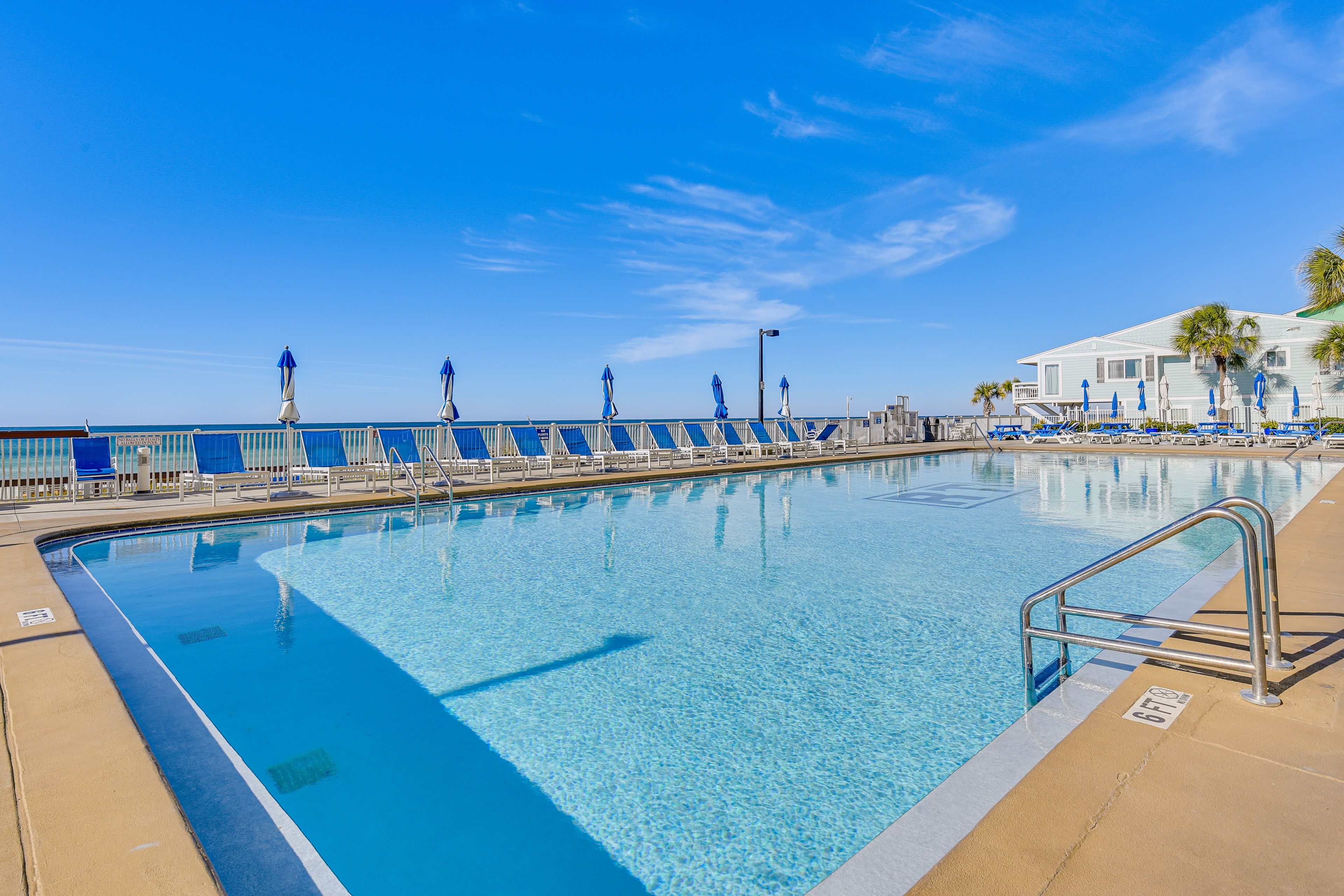 Regency Towers Amenities | 2 Outdoor Pools | Kiddie Pool