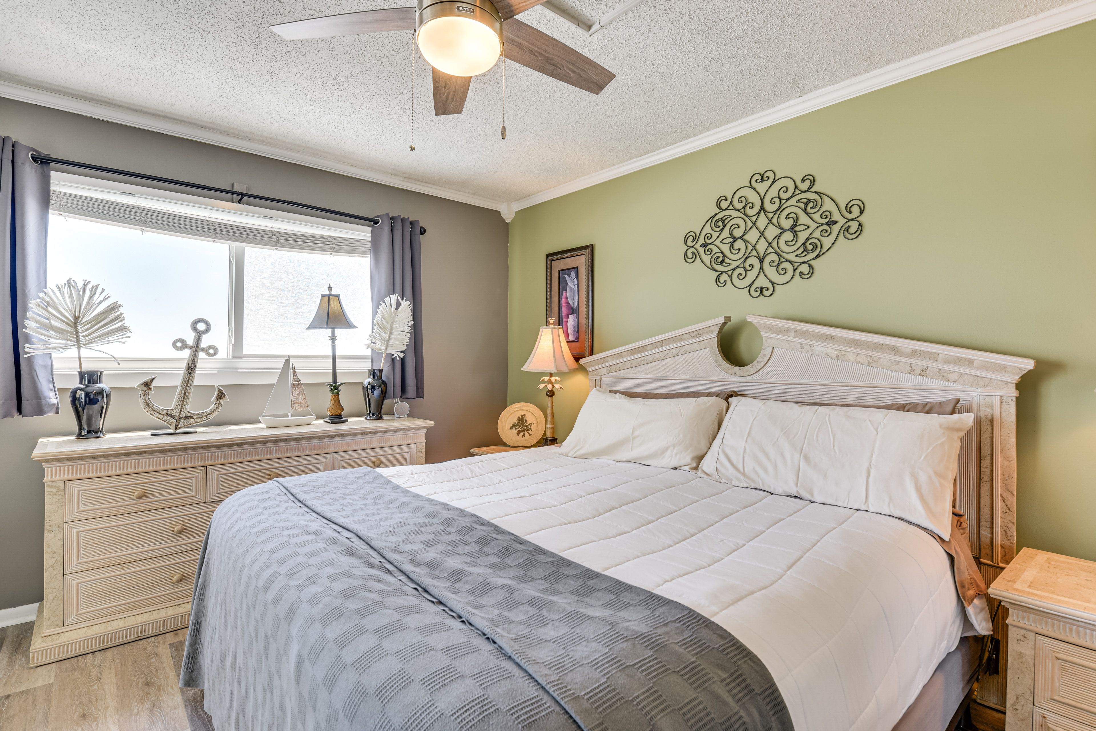 Bedroom 1 | King Bed | Linens Provided