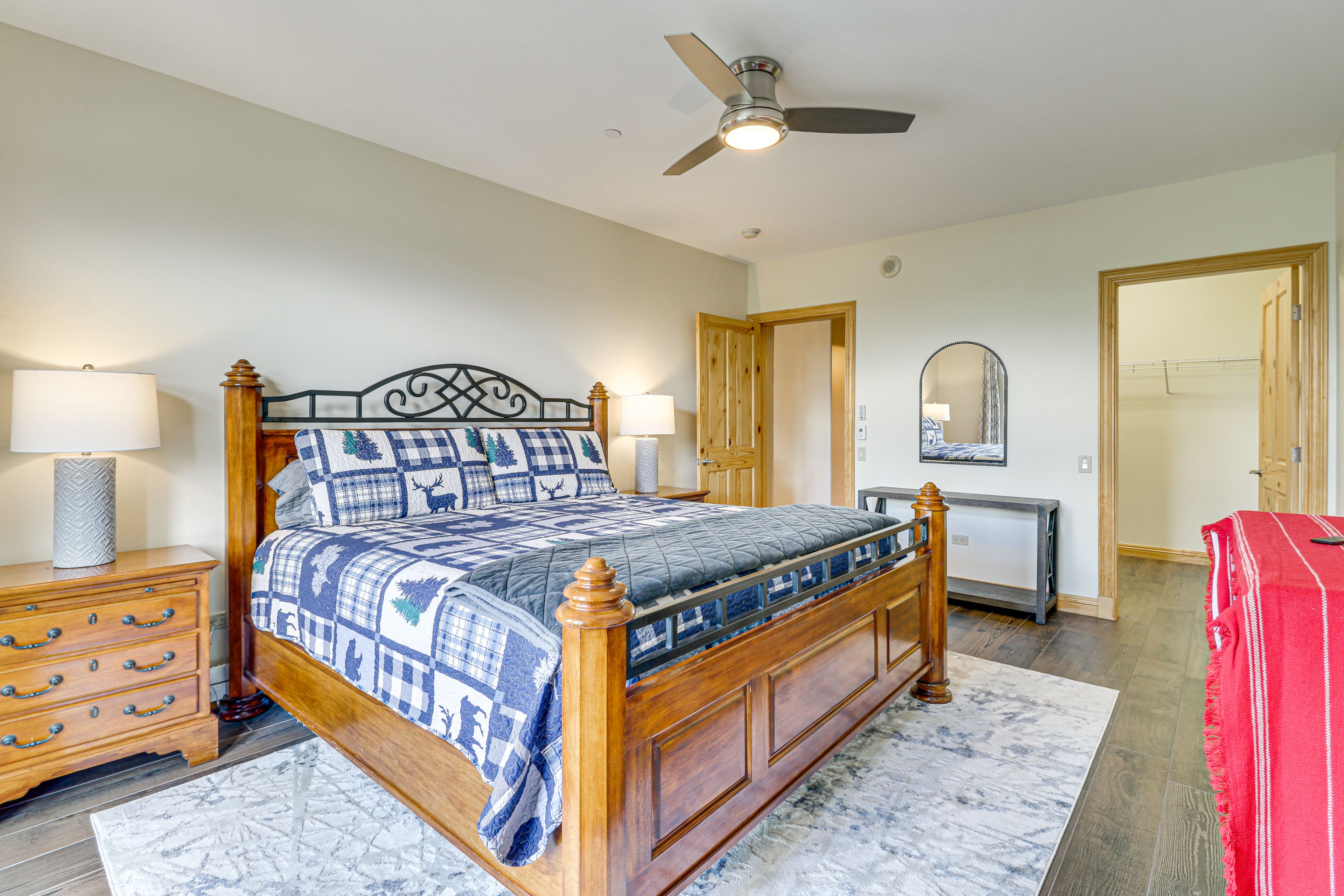 Bedroom 1 | King Bed