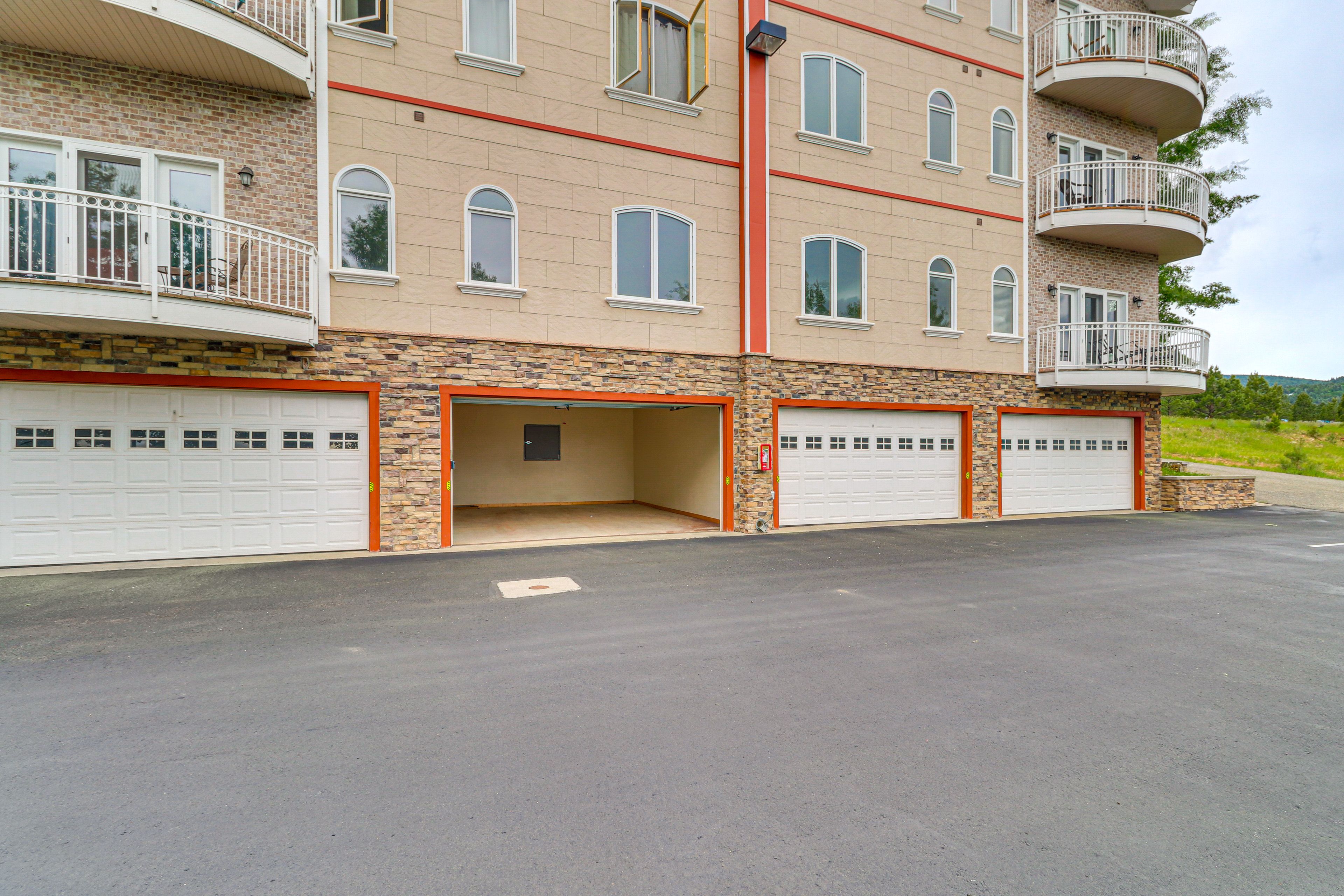 Parking | Garage (2 Vehicles)