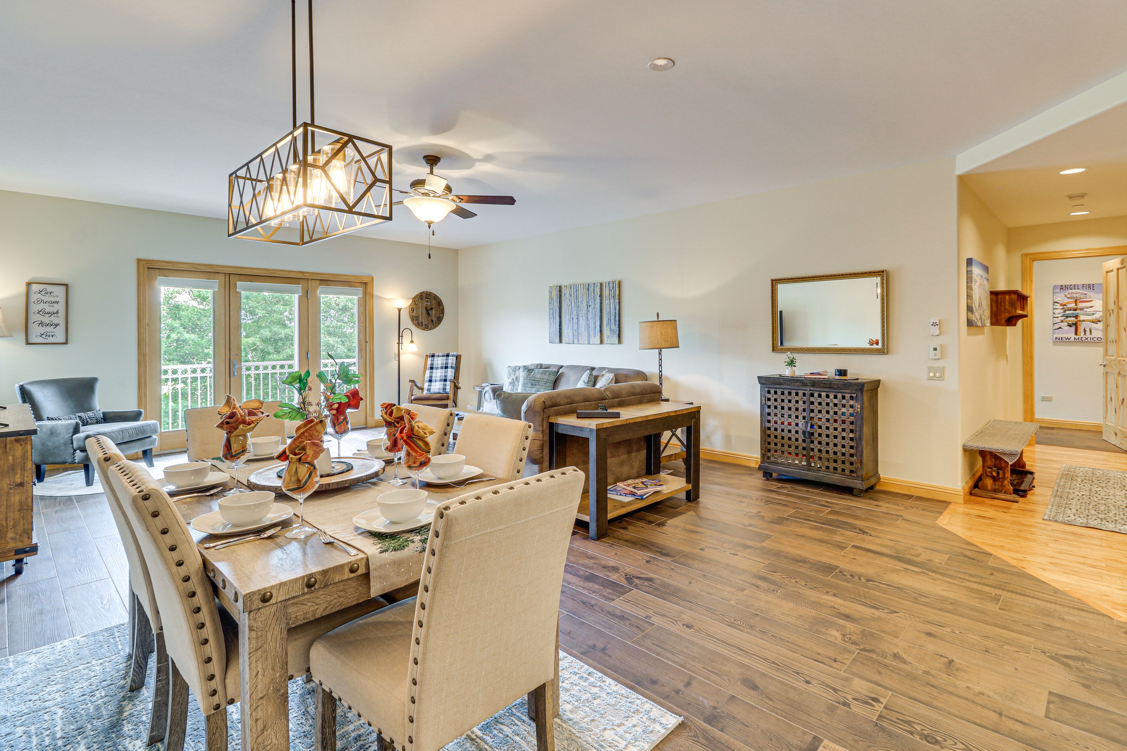 Dining Table | Dishware/Flatware