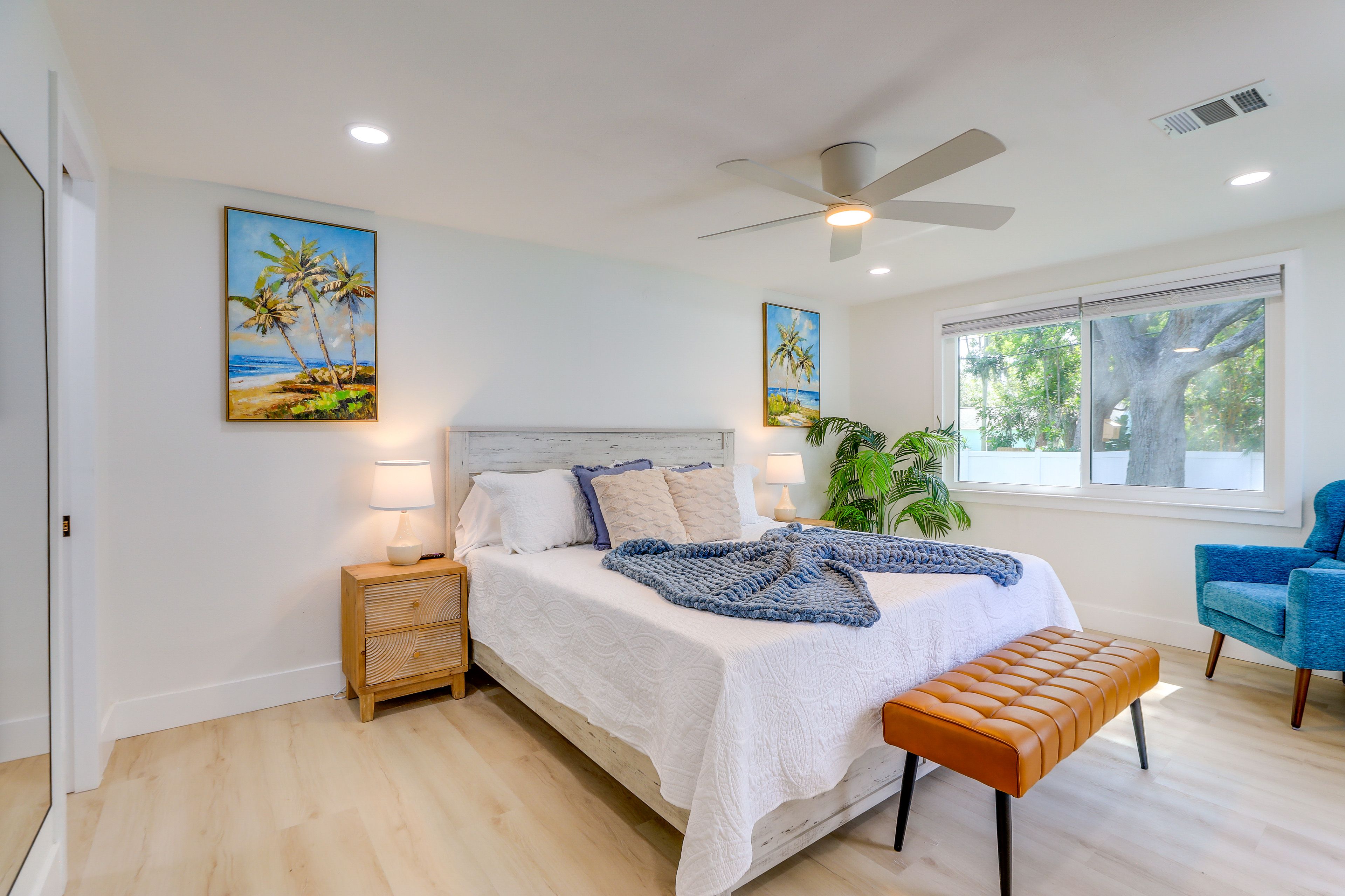 Bedroom 1 | King Bed | Smart TV