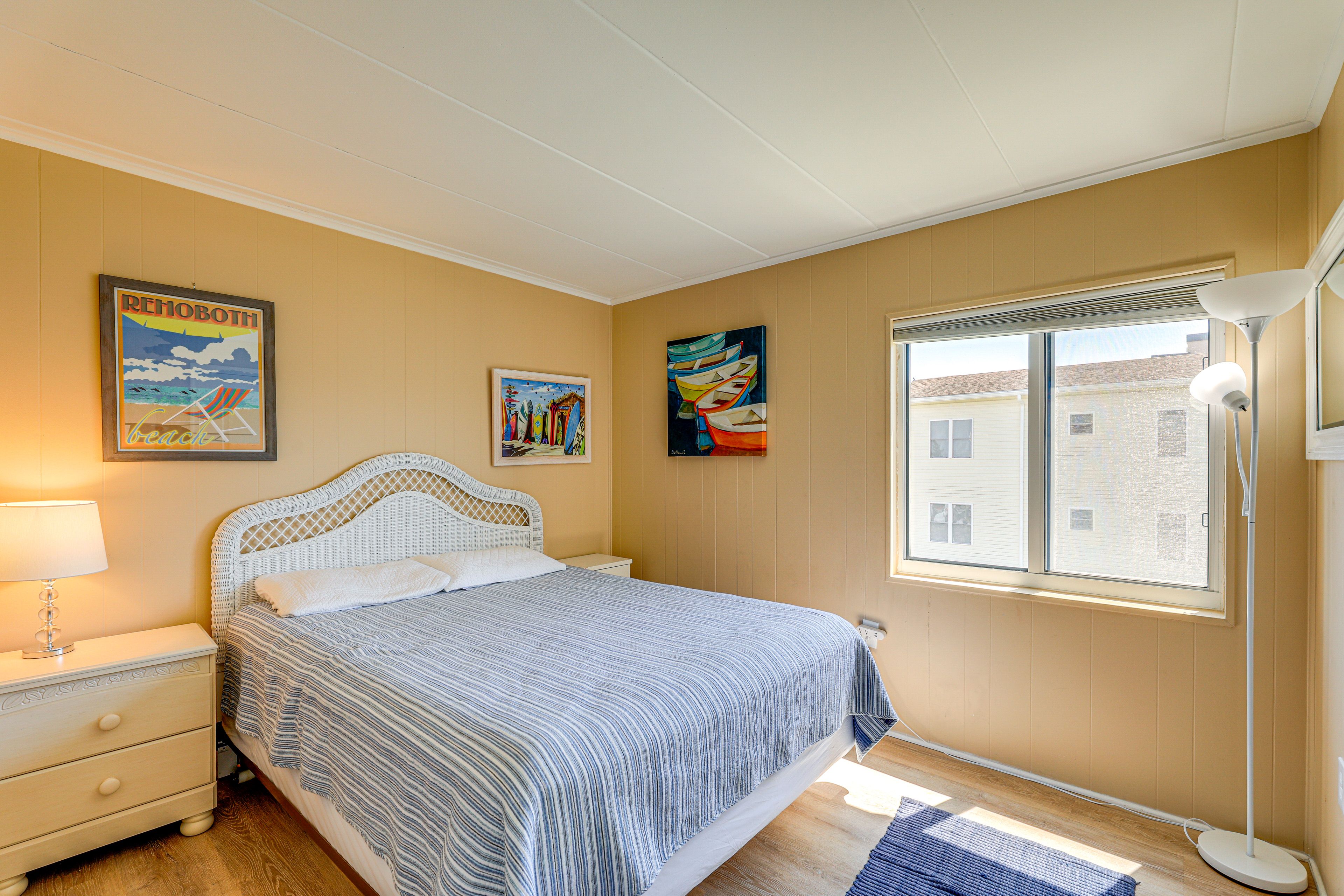 Bedroom 1 | Queen Bed | Linens Provided
