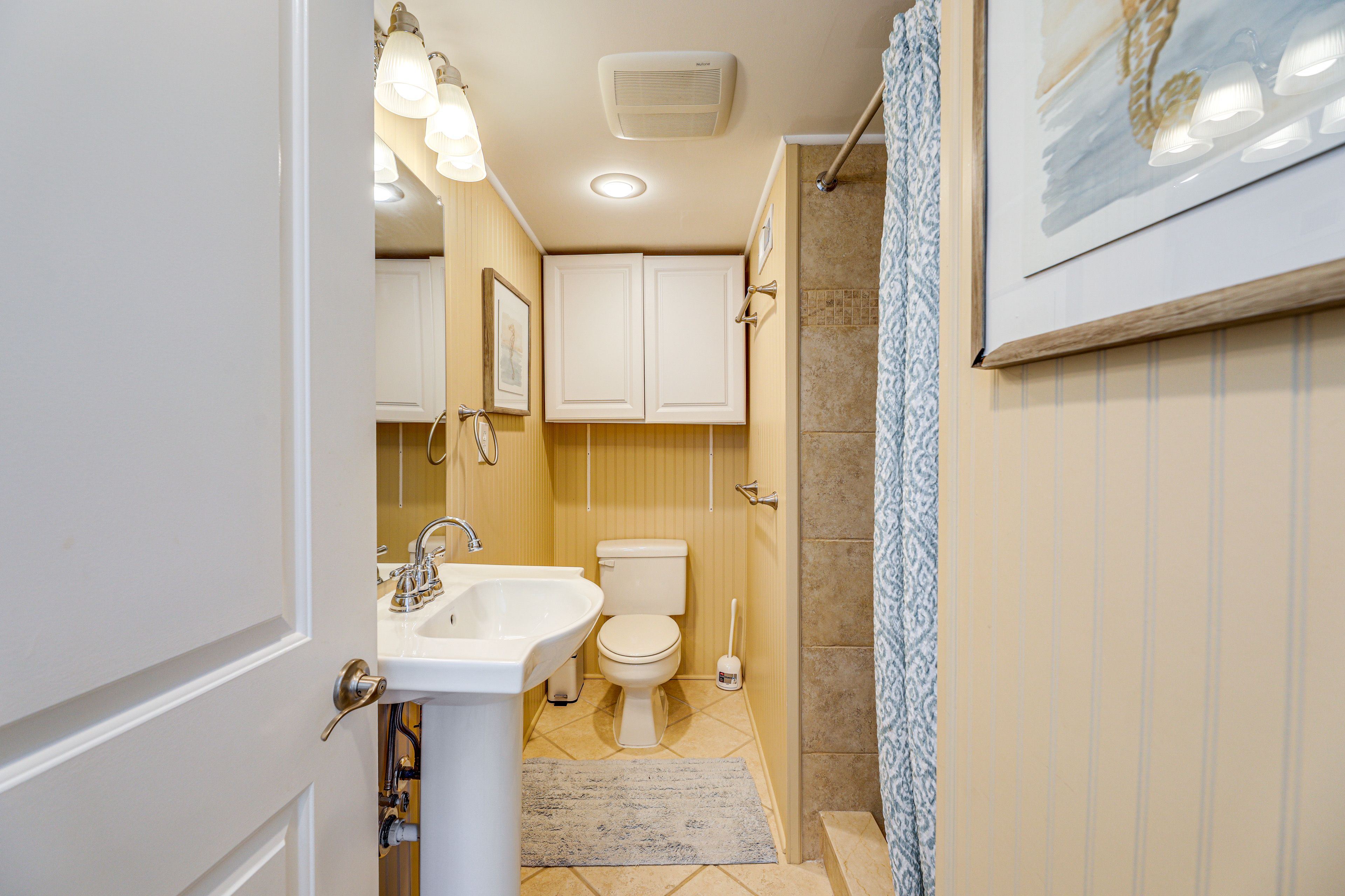 Full Bathroom