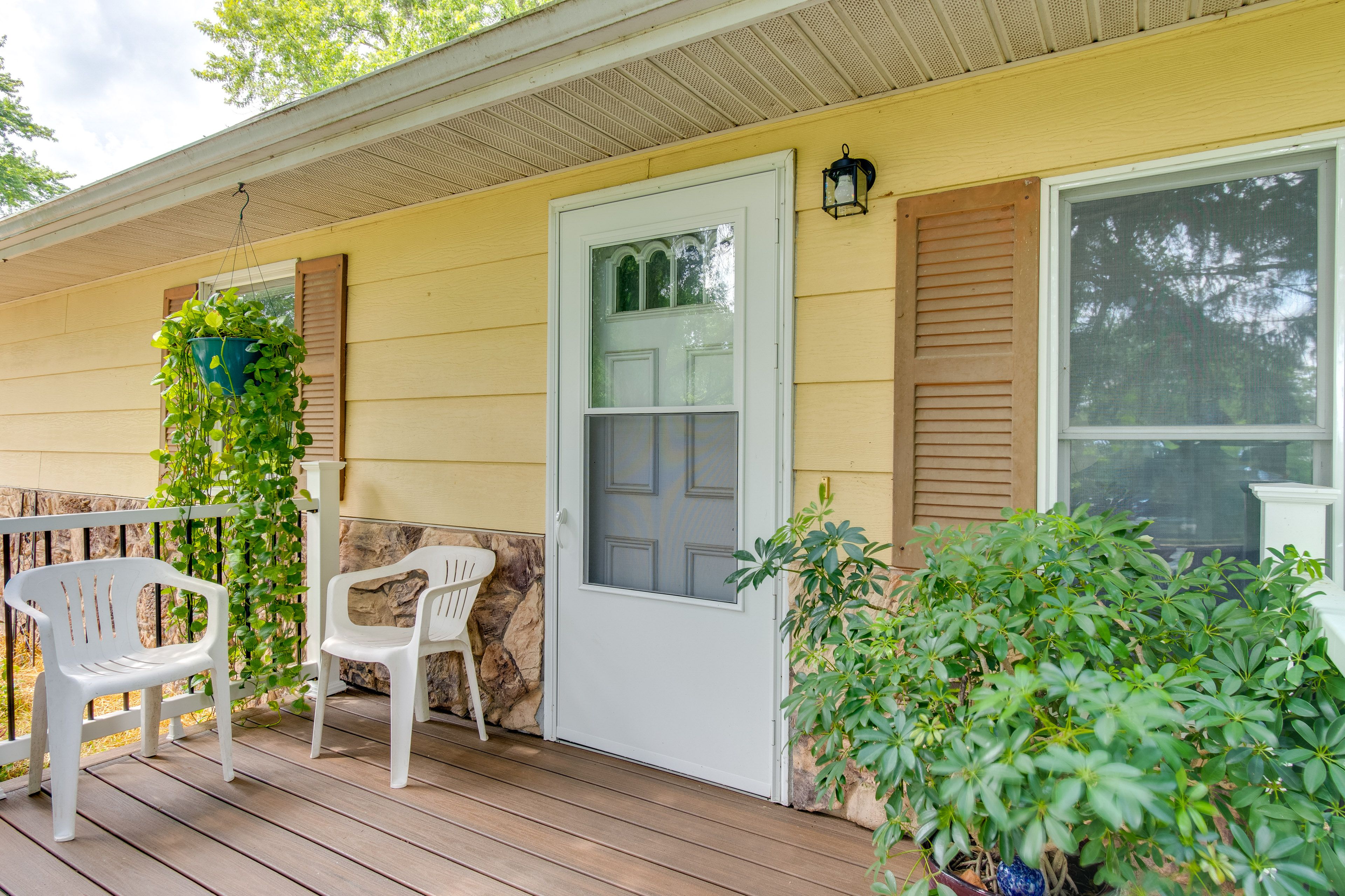 Front Deck | Entry