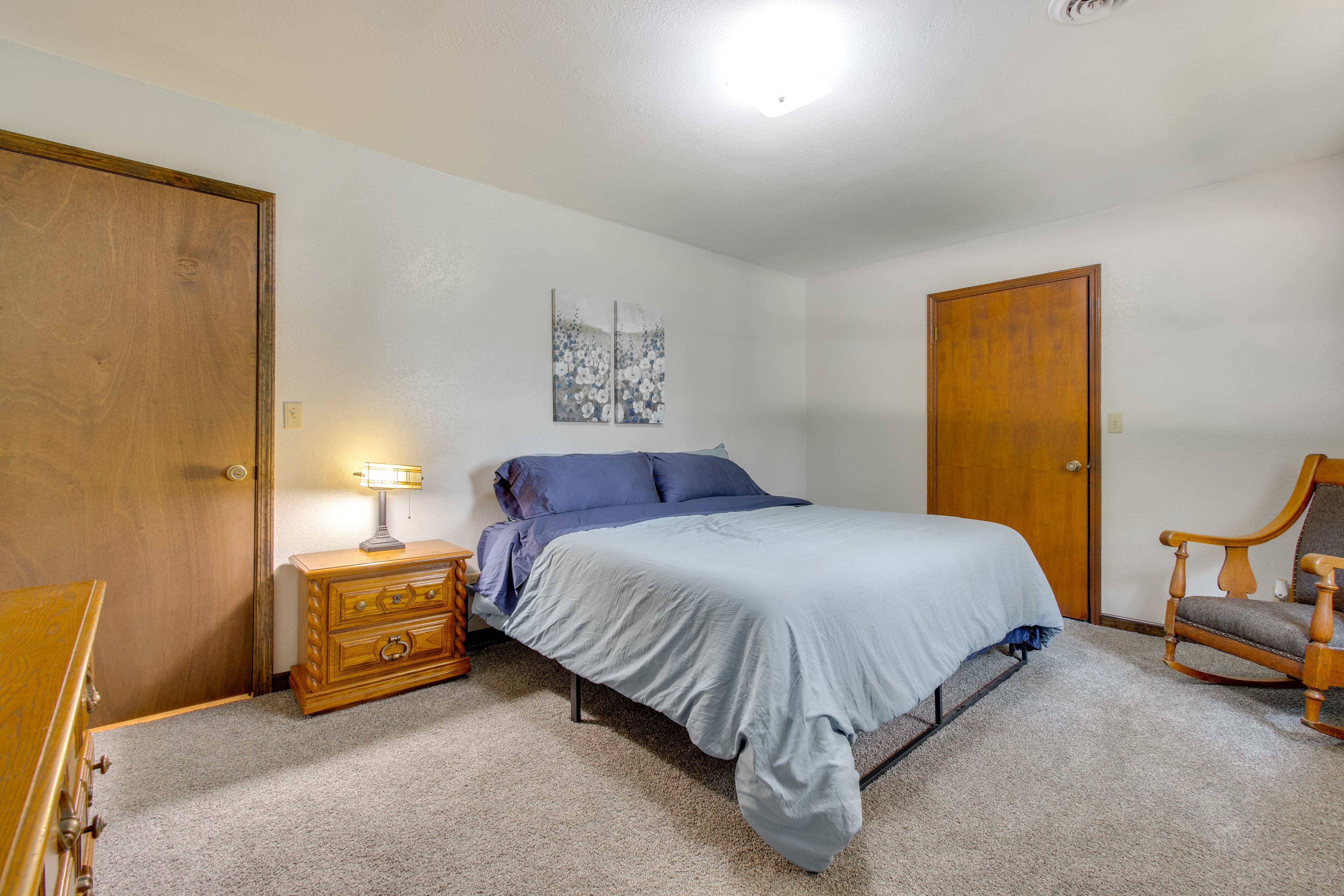 Bedroom 1 | Main Level | King Bed | Linens Provided