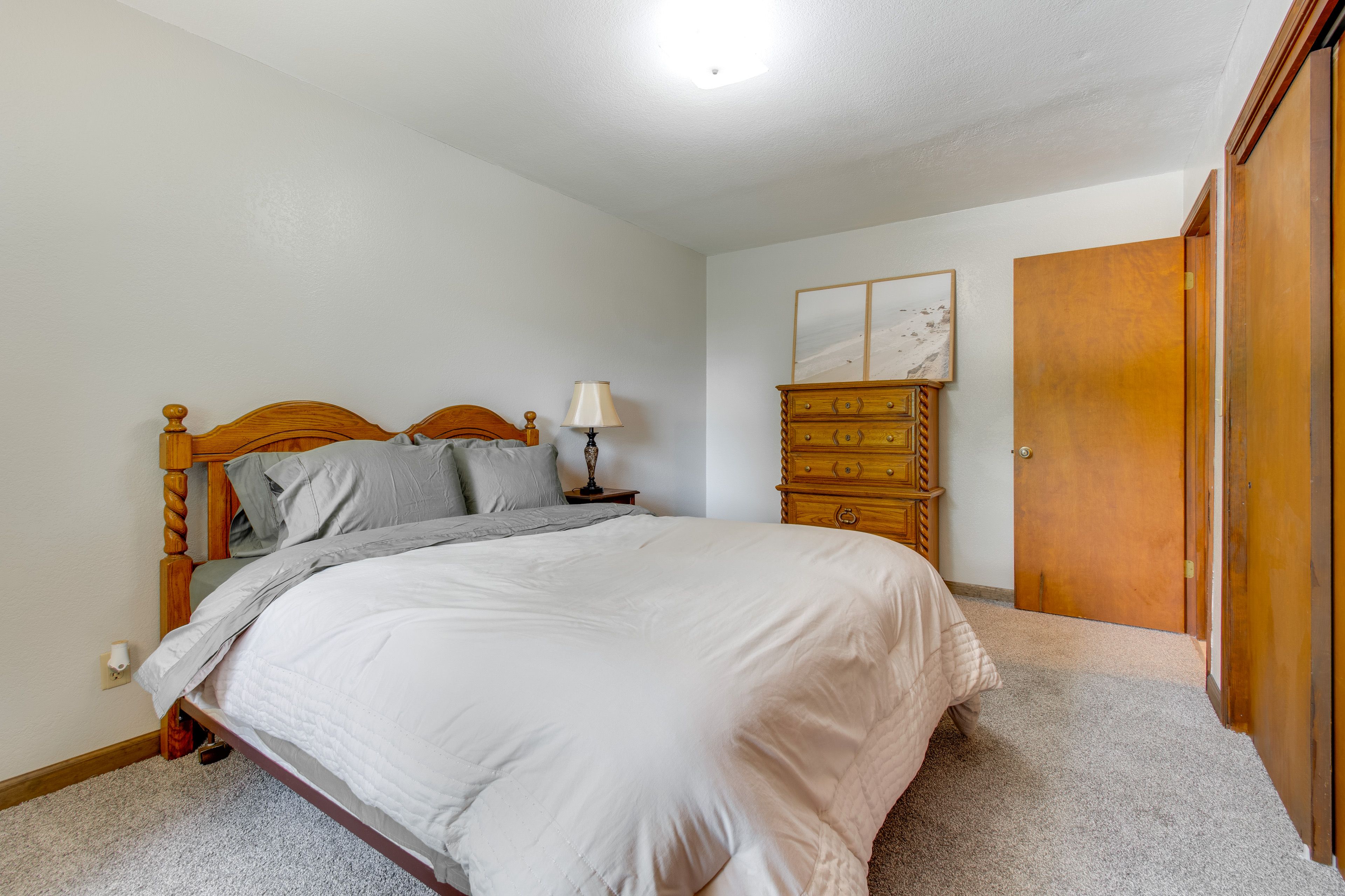 Bedroom 2 | Main Level | Queen Bed