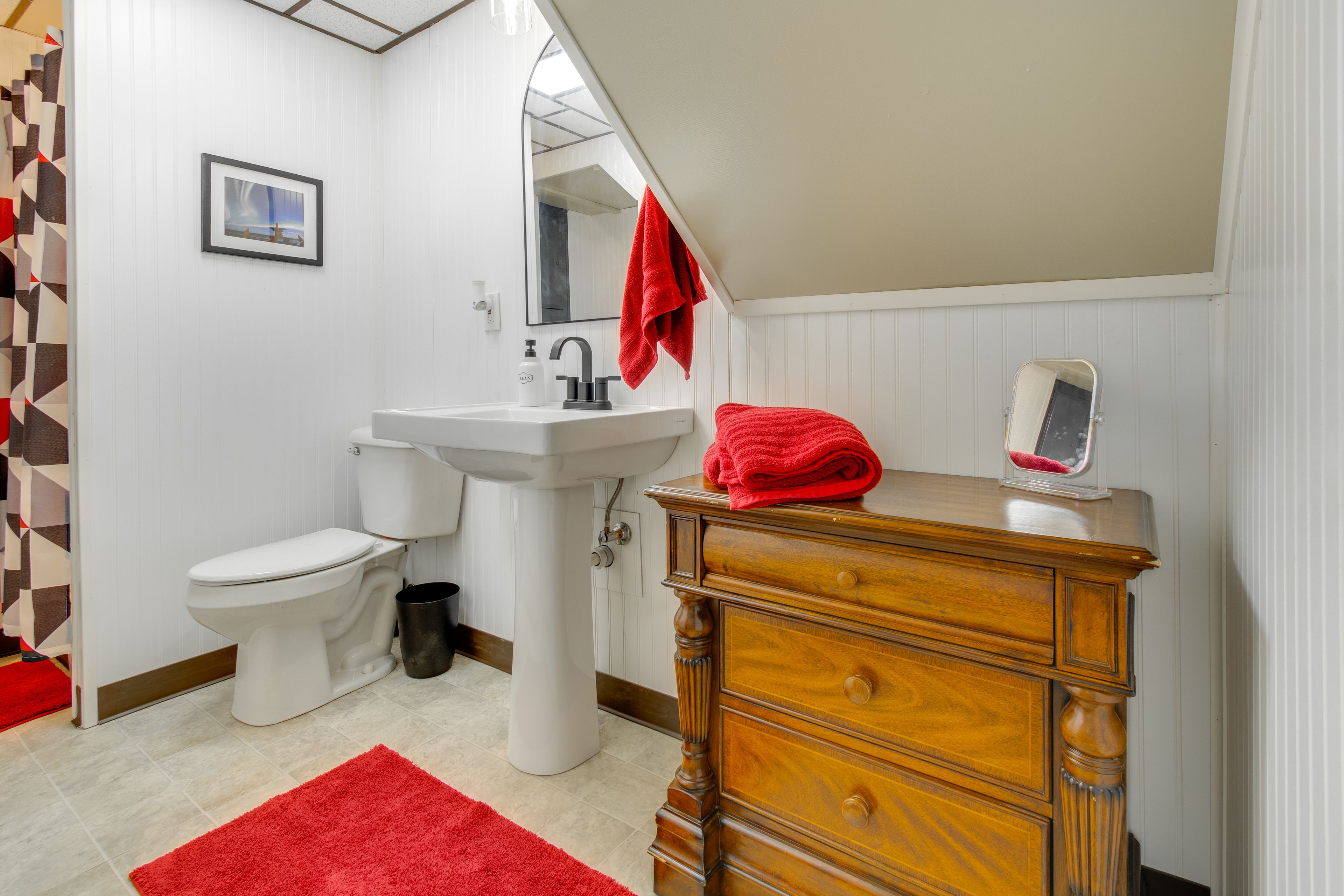 Full Bathroom | Lower Level | Complimentary Toiletries