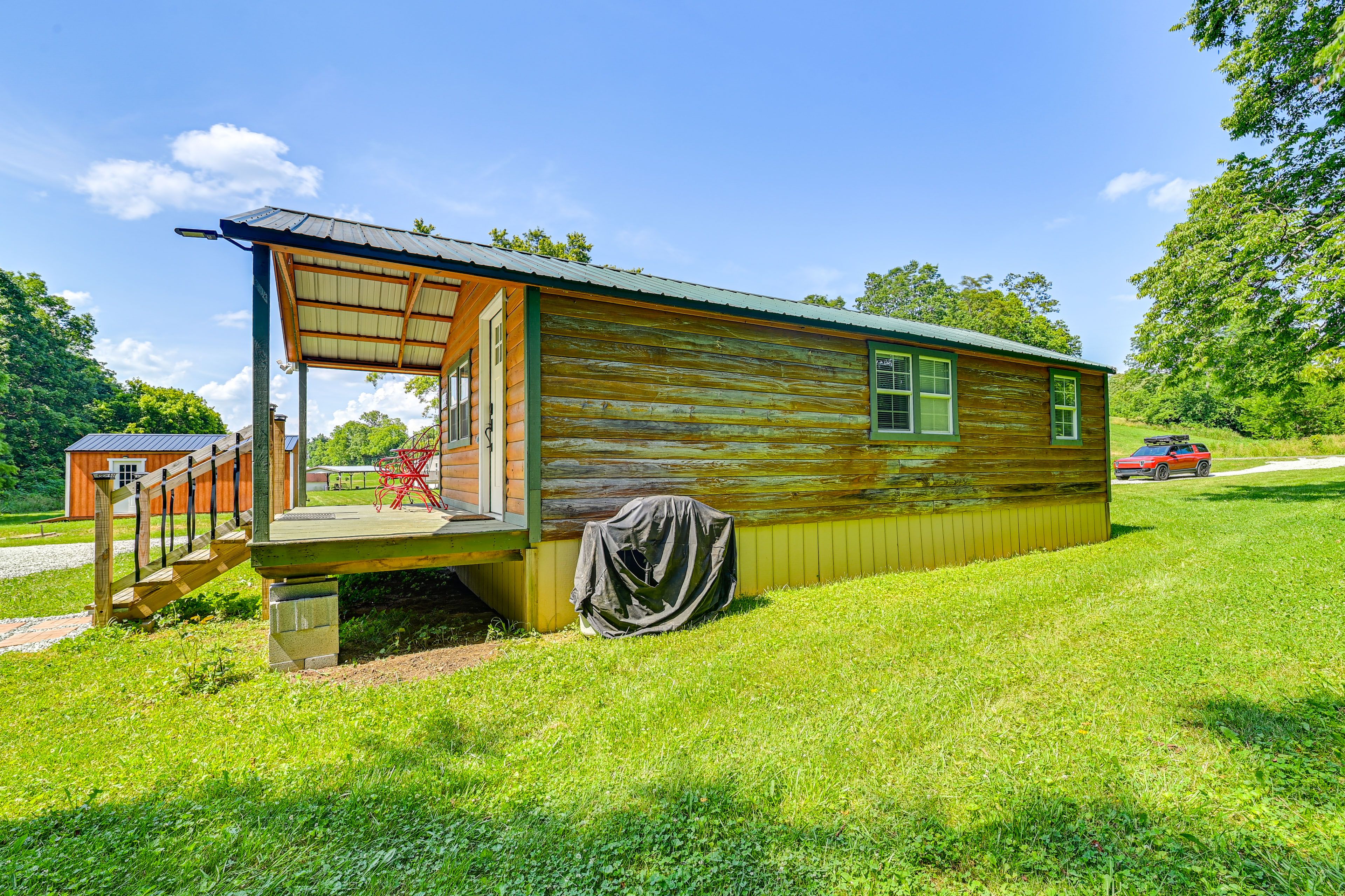 Yard Space | Grill | Fire Pit | Picnic Table