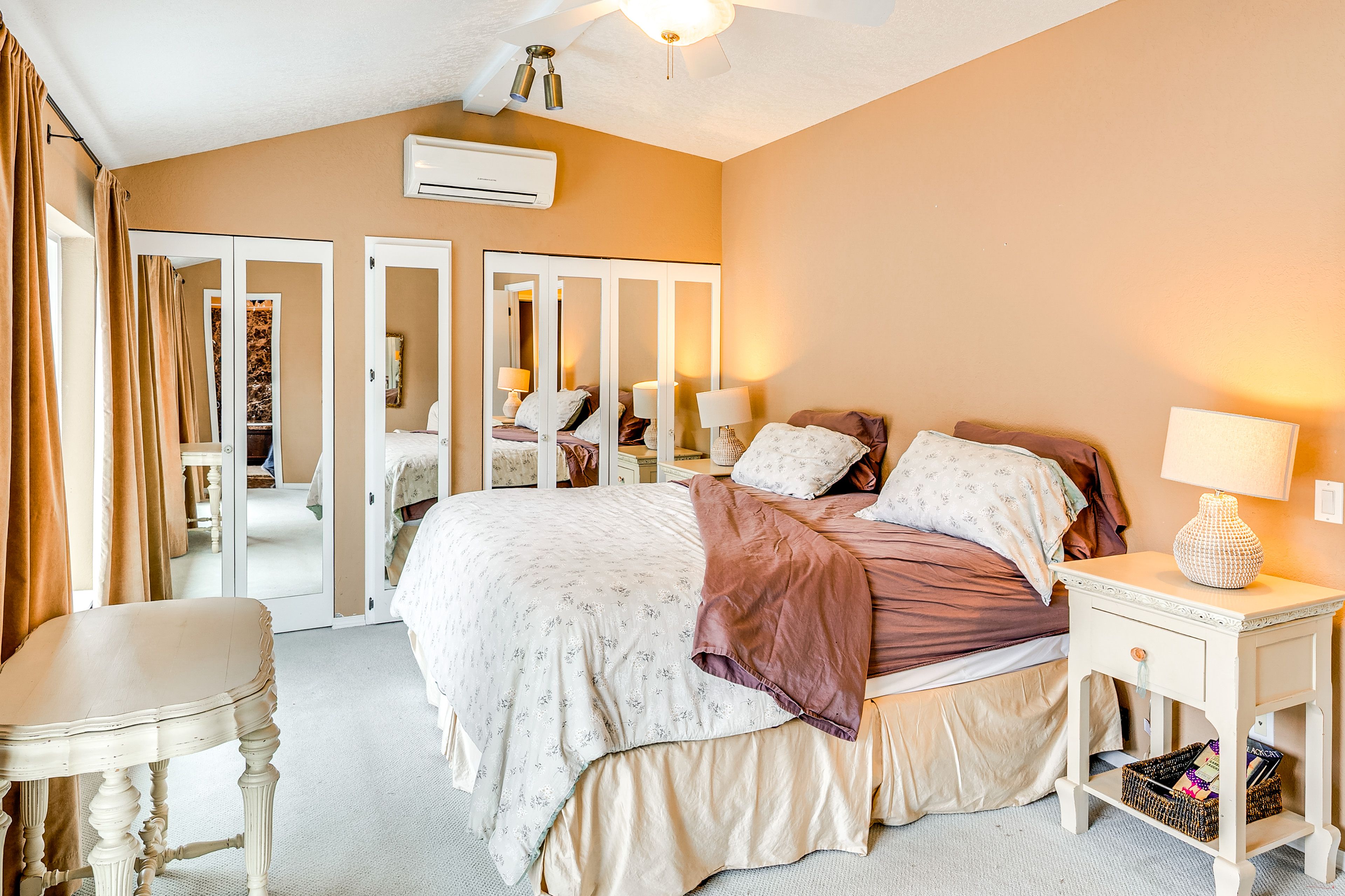Bedroom 1 | King Bed | Upper Floor