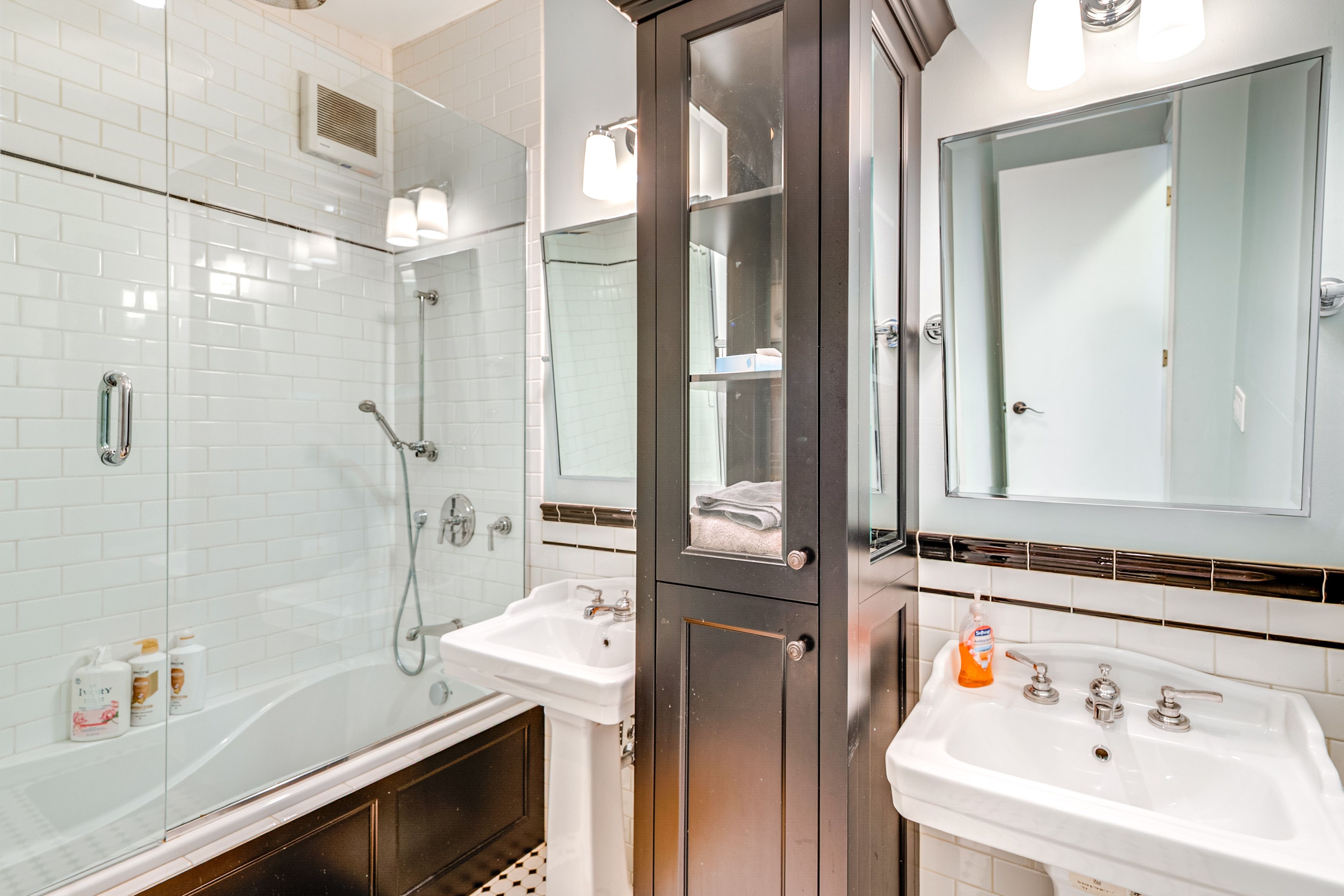 Full Bathroom | Upper Floor