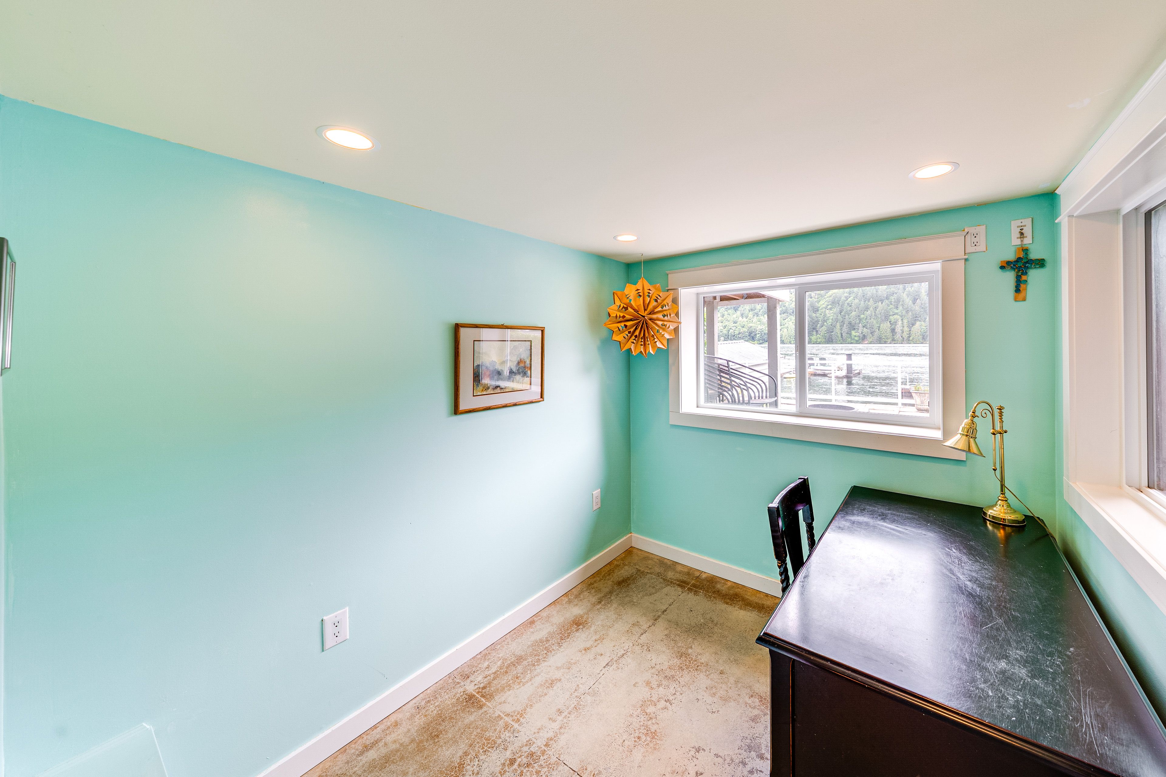 Office | Dedicated Workspace | Free WiFi | Lower Floor