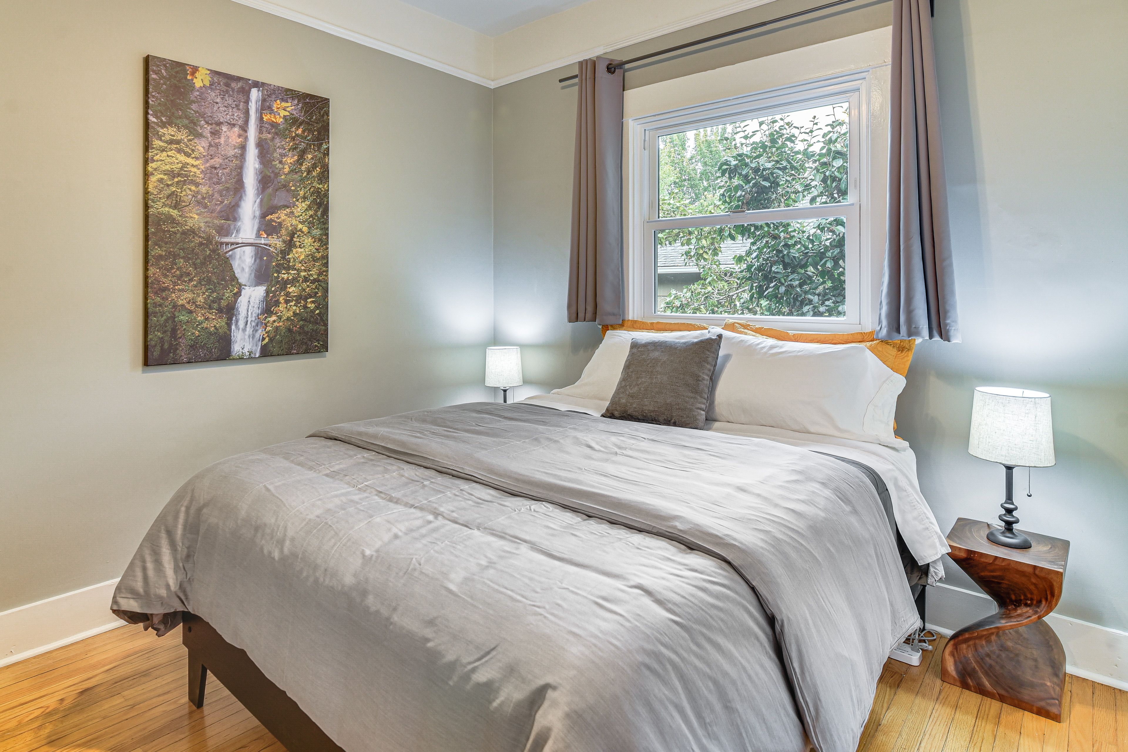 Bedroom 2 | Queen Bed