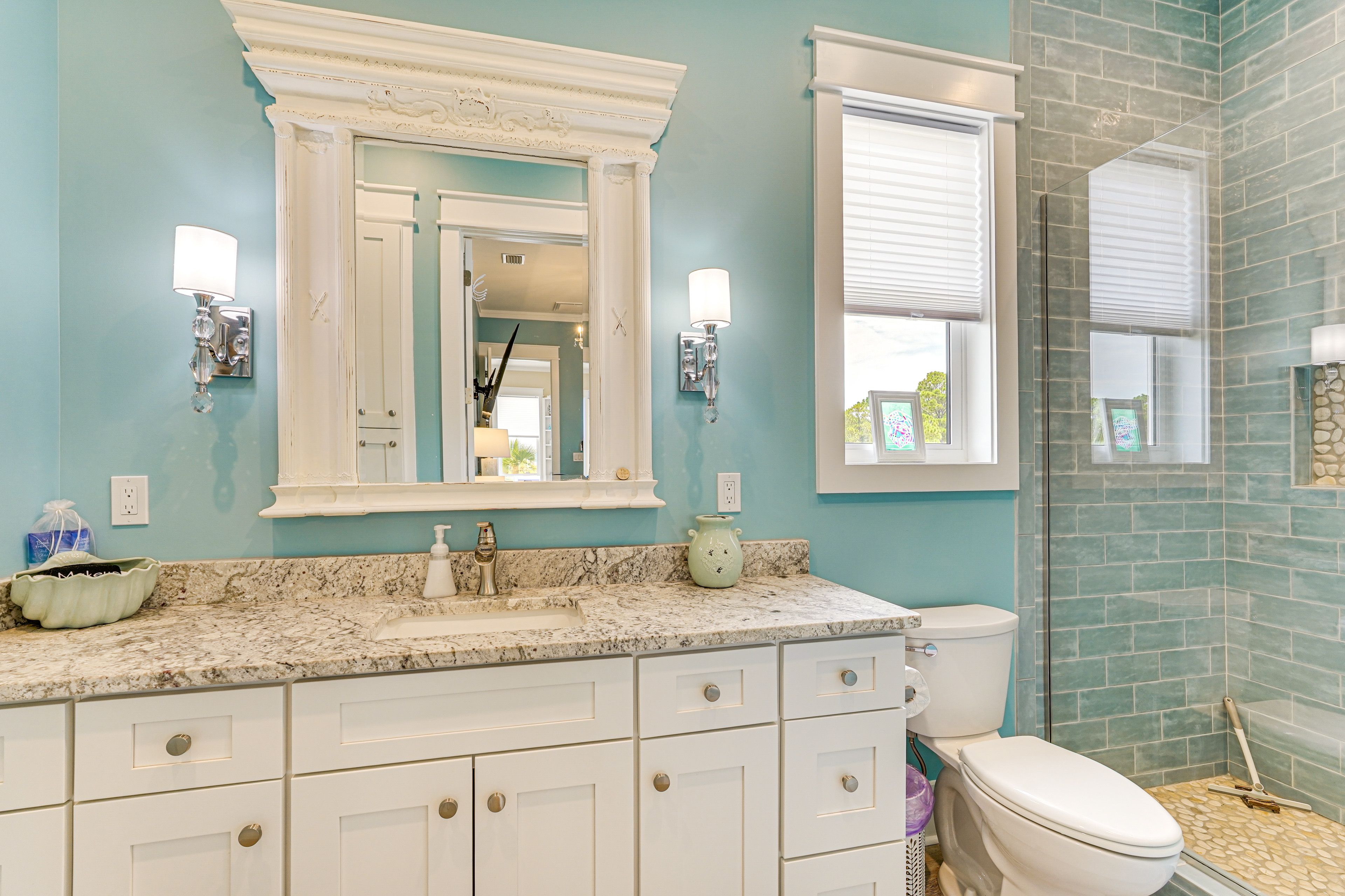 En-Suite Bathroom | Towels Provided | 2nd Floor