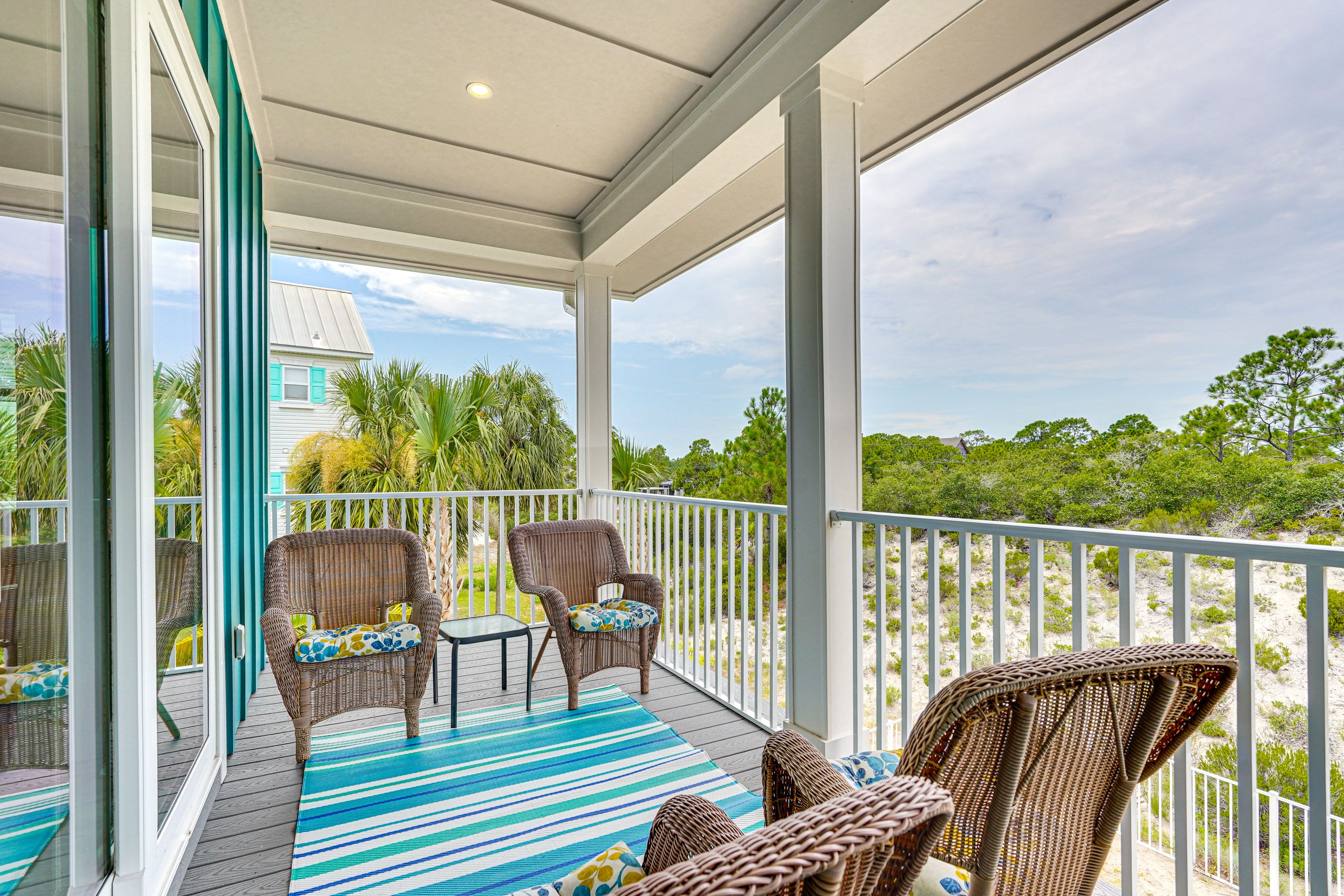 Balcony | Outdoor Seating