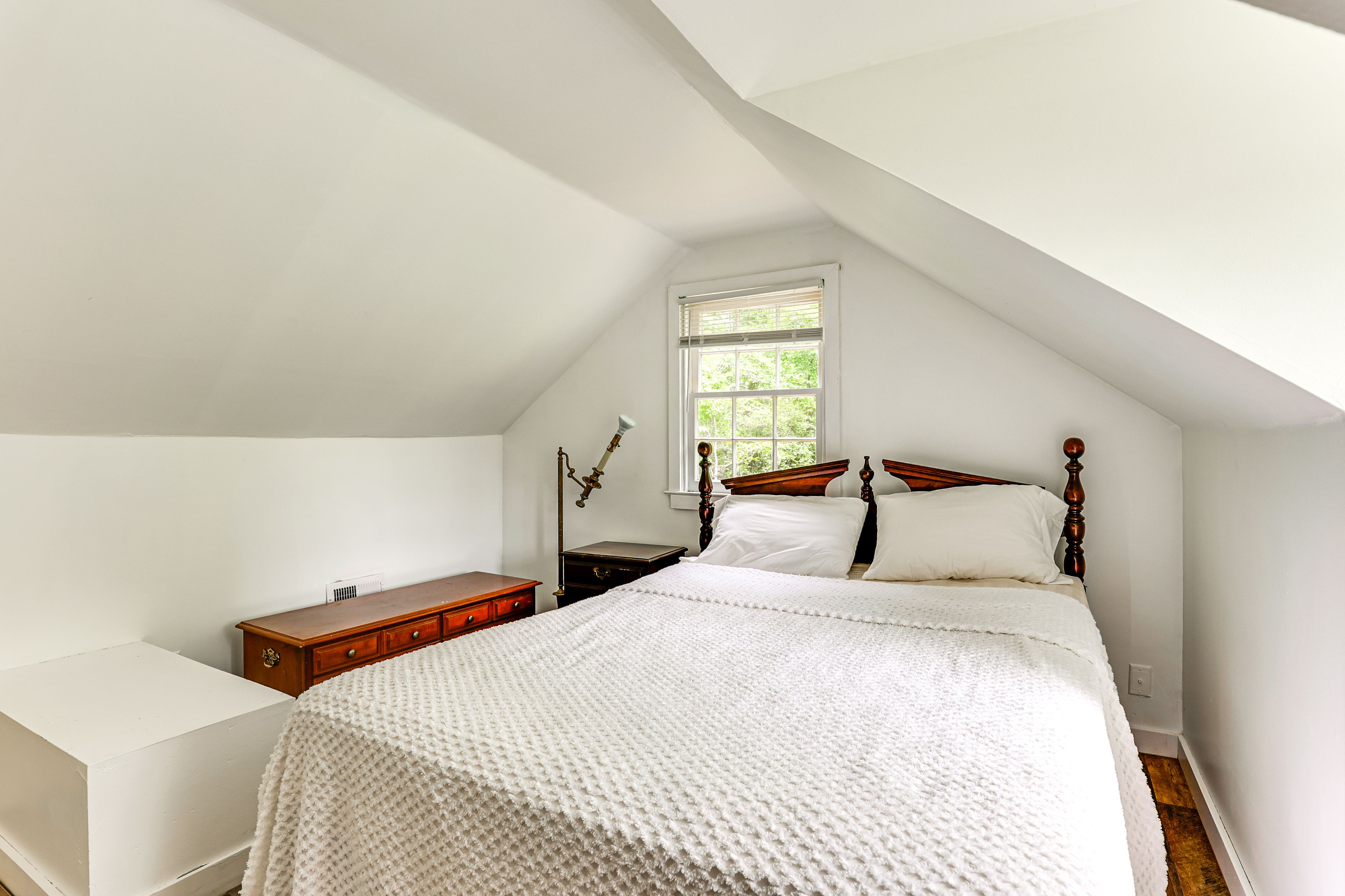 Bedroom 3 | 2nd Floor | Queen Bed | Linens Provided