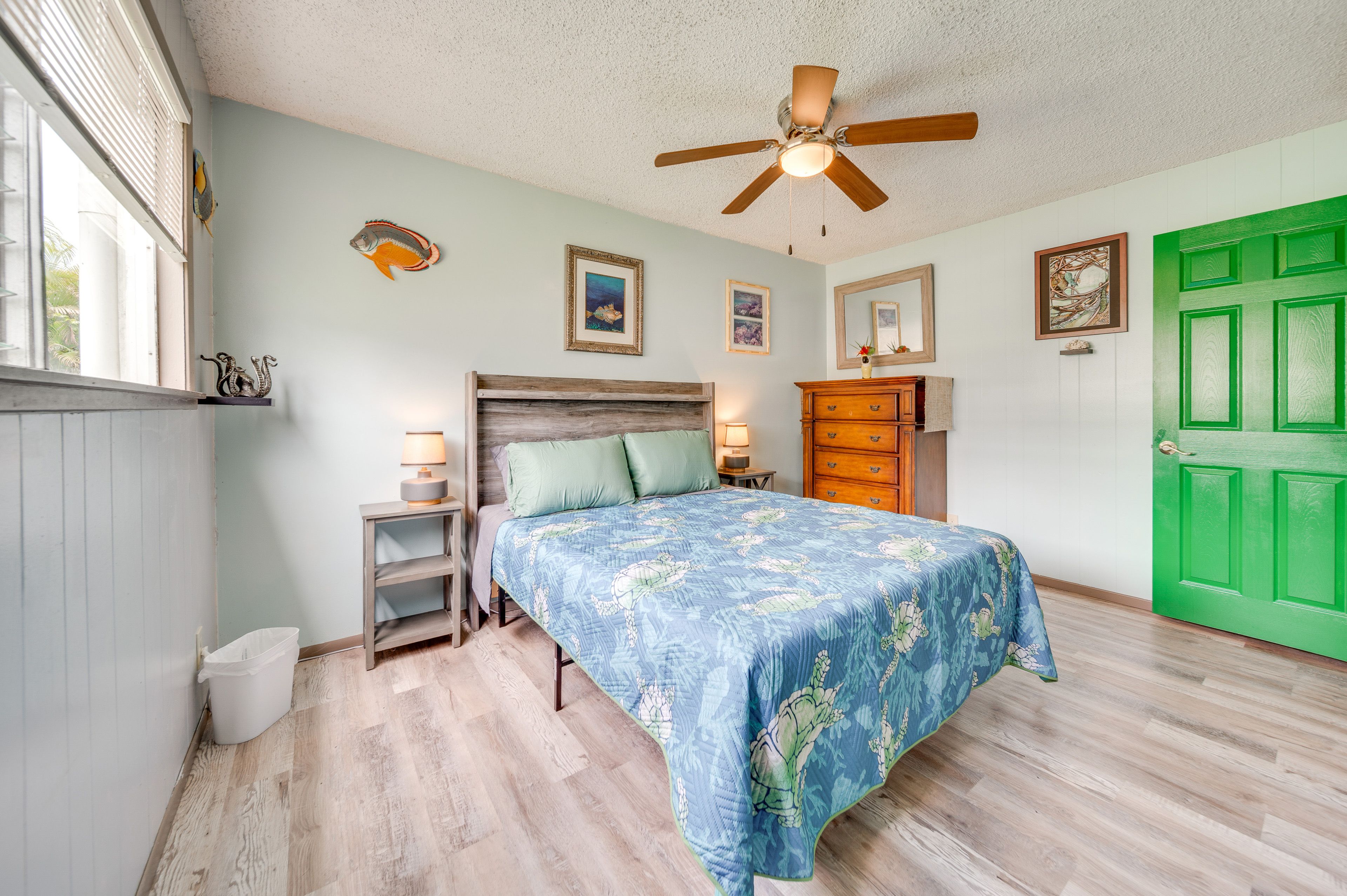 Bedroom 1 | Queen Bed | Linens Provided
