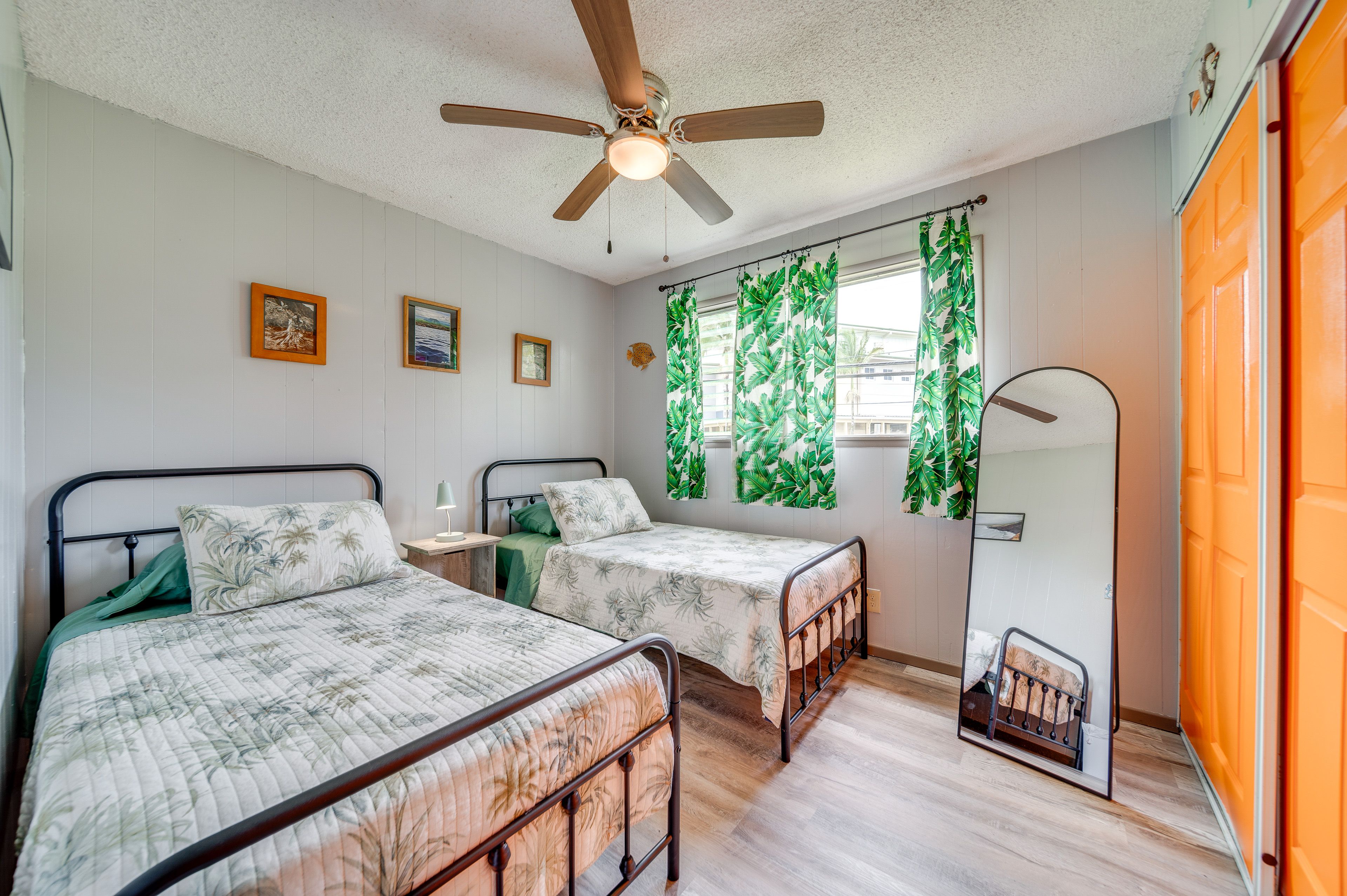Bedroom 2 | 2 Twin Beds