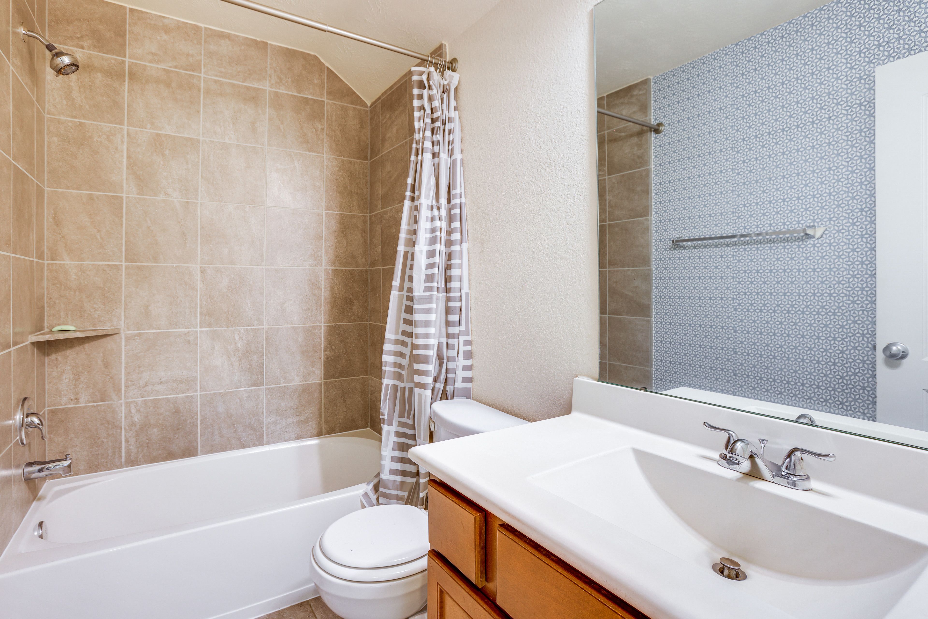 Full Bathroom | 2nd Floor