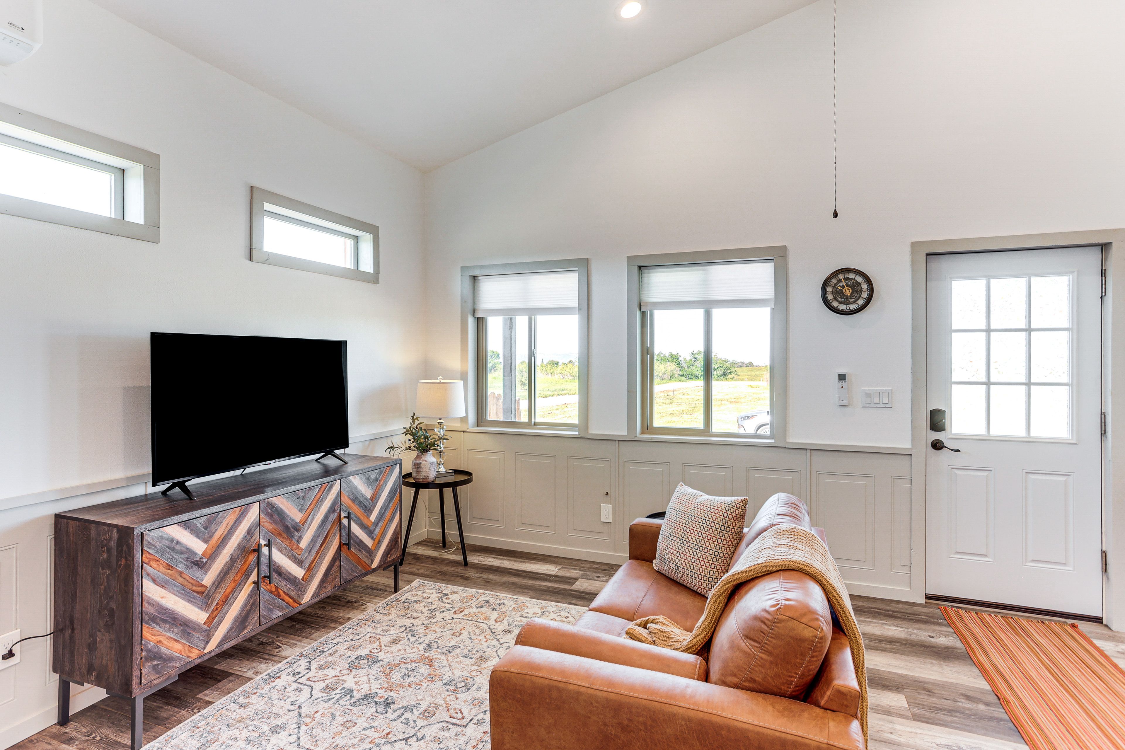 Living Area | Smart TV | Free WiFi | Mini-Split A/C & Heat
