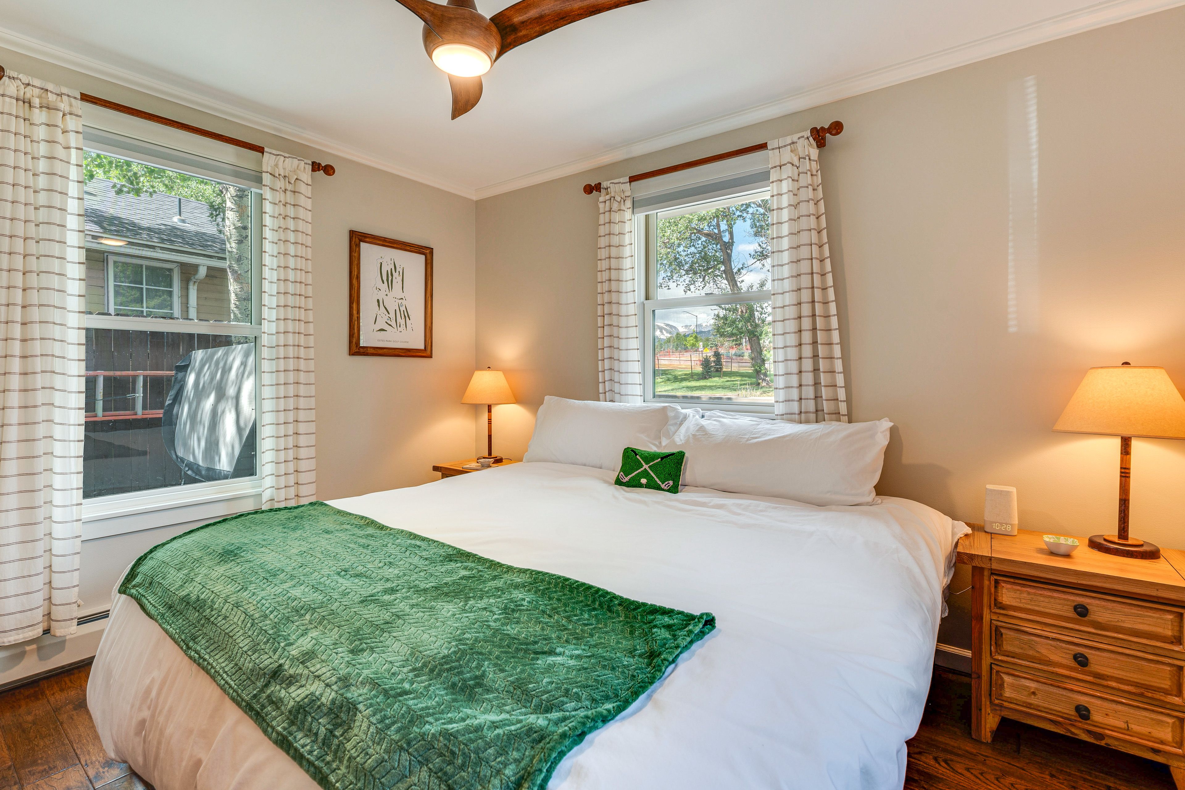 Bedroom 2 | King Bed | 1st Floor