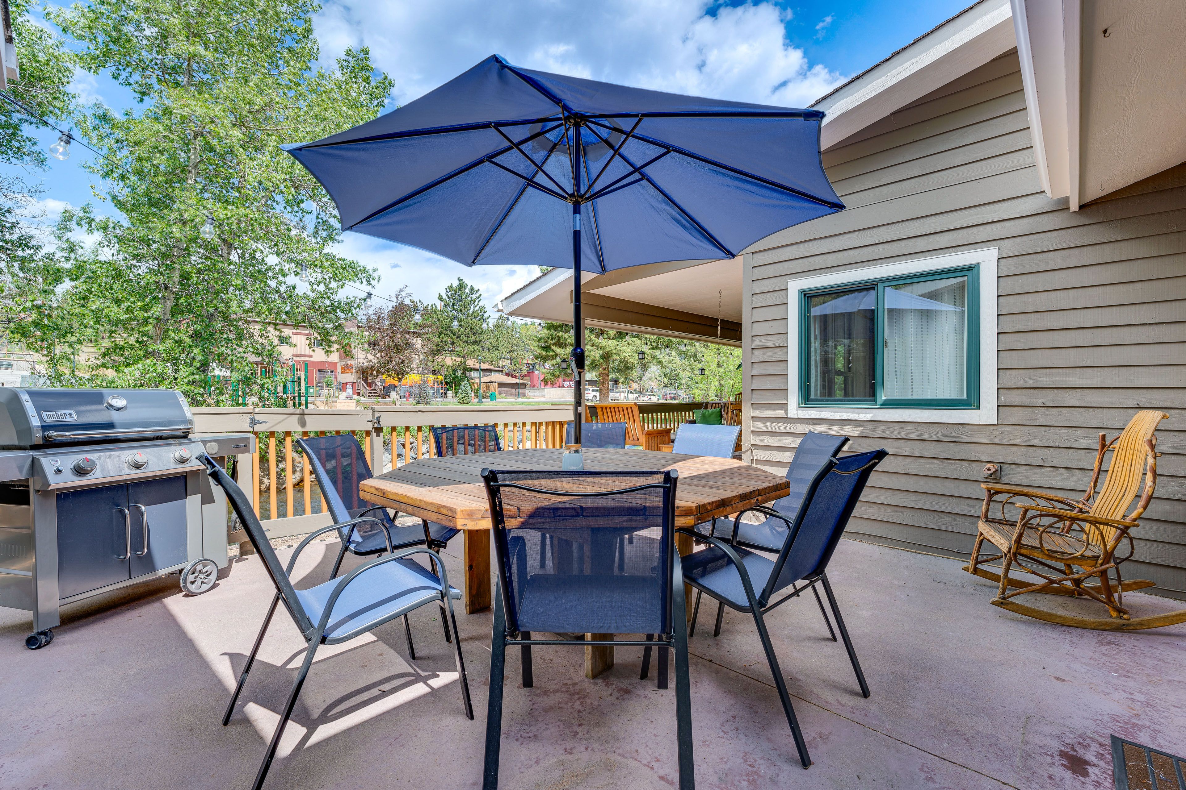 Patio | Outdoor Dining Area | Propane Grill