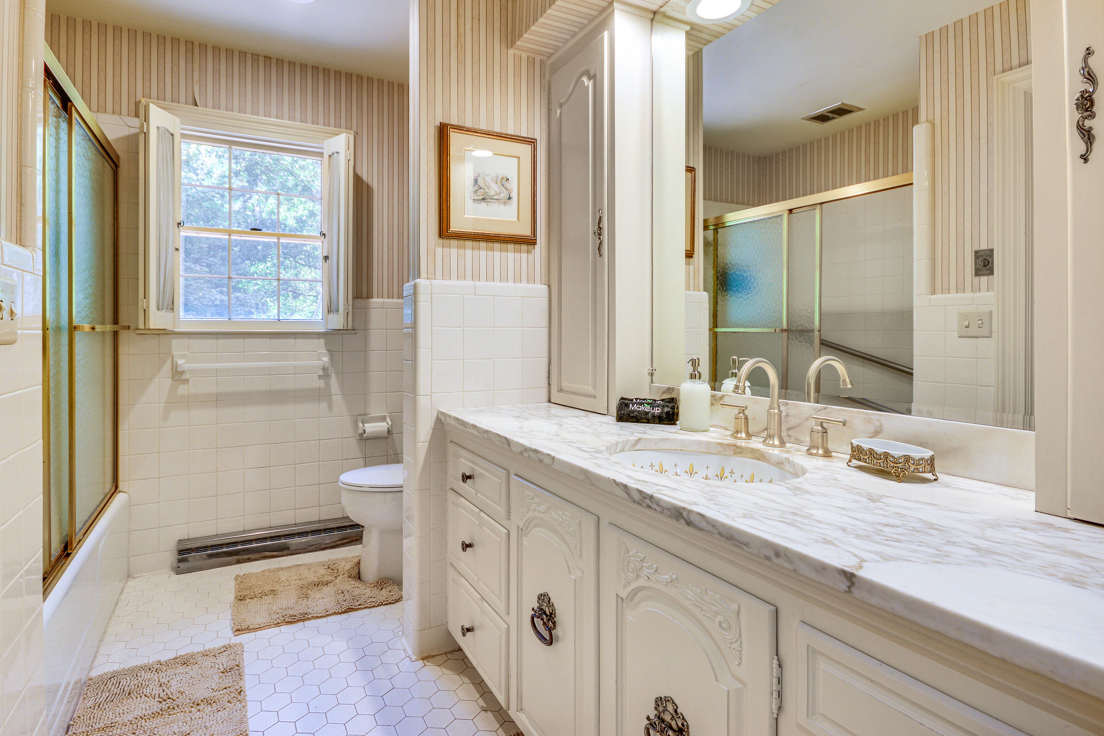 Bathroom | Towels Provided | 1st Floor